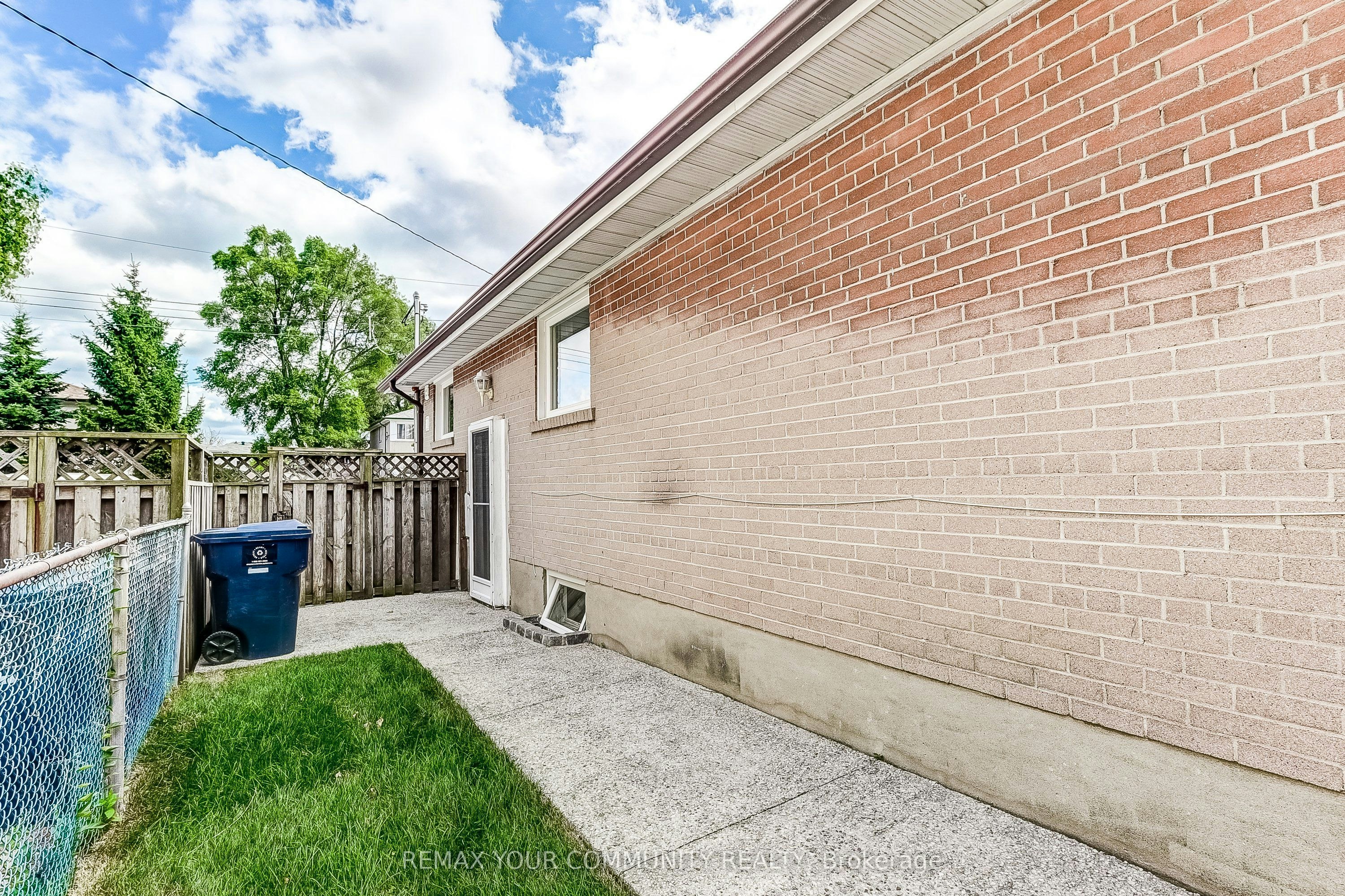 53 Glory Crescent, Toronto, ON, M1E 2B9 - 27