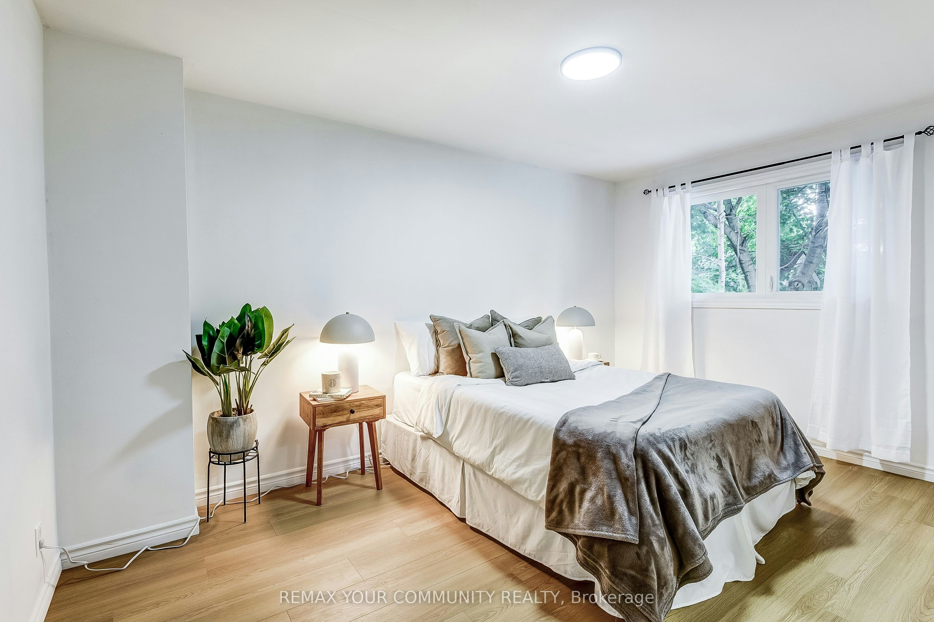 53 Glory Crescent, Toronto, ON, M1E 2B9 - 8