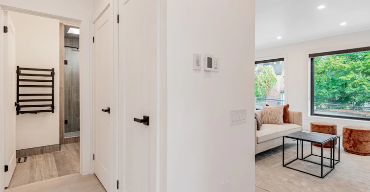 20 Leslie Garden Lane, Toronto, ON, M4M 3B4 - 14