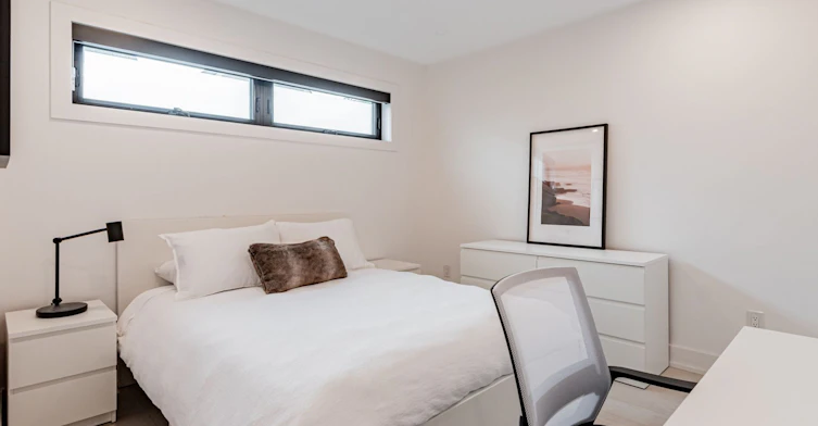 20 Leslie Garden Lane, Toronto, ON, M4M 3B4 - 15