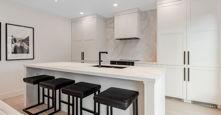 20 Leslie Garden Lane, Toronto, ON, M4M 3B4 - 5