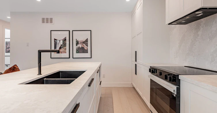 20 Leslie Garden Lane, Toronto, ON, M4M 3B4 - 8