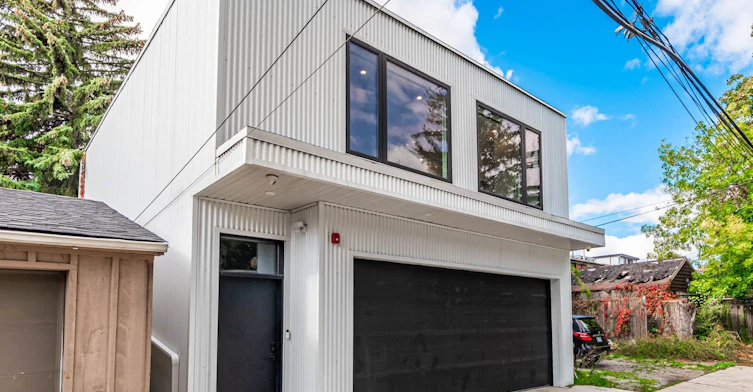 20 Leslie Garden Lane, Toronto, ON, M4M 3B4