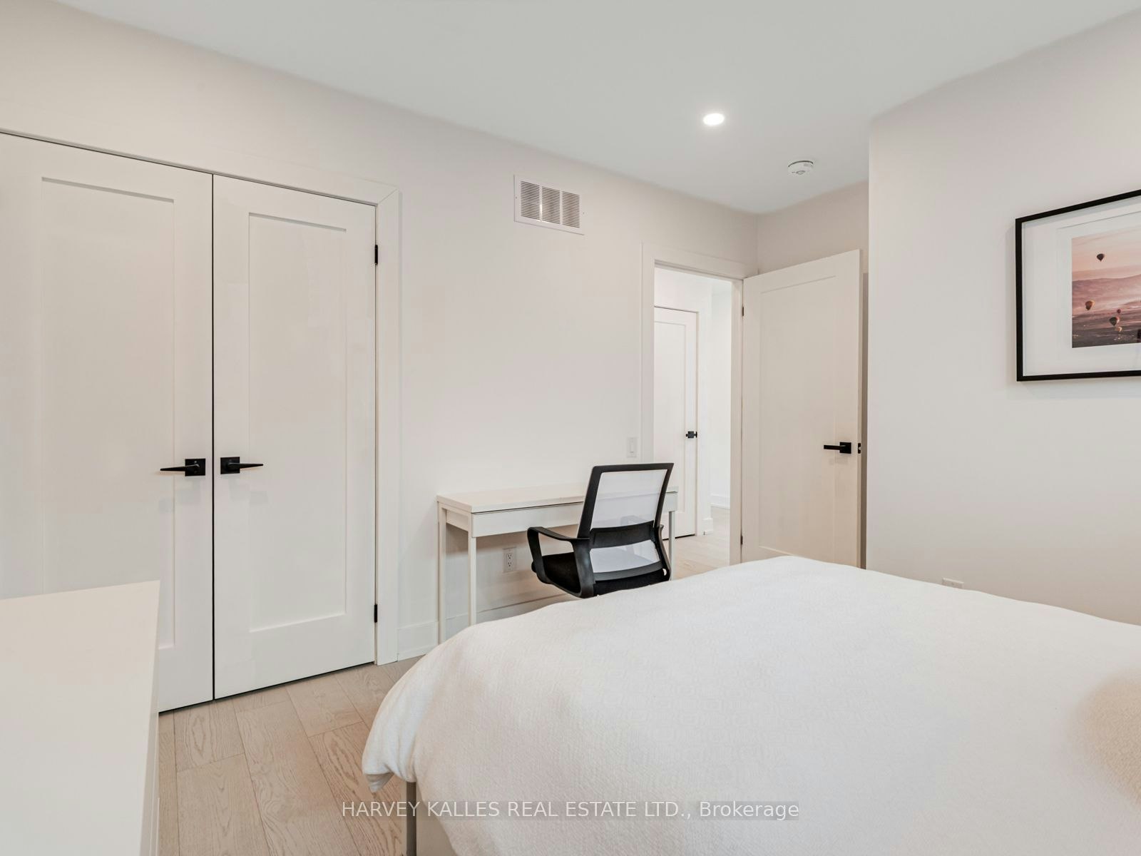 20 Leslie Garden Lane, Toronto, ON, M4M 3B4 - 16