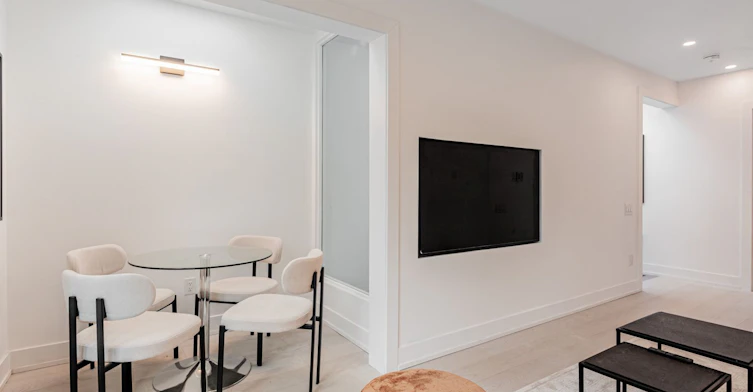 20 Leslie Garden Lane, Toronto, ON, M4M 3B4 - 13
