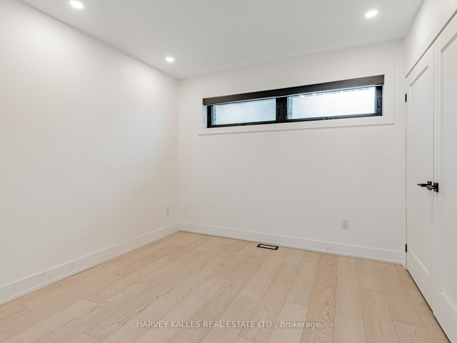 20 Leslie Garden Lane, Toronto, ON, M4M 3B4 - 17