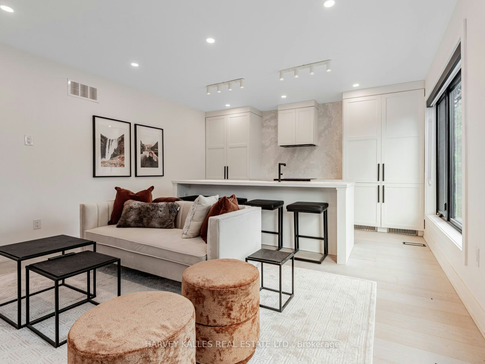 20 Leslie Garden Lane, Toronto, ON, M4M 3B4 - 10