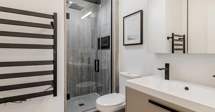 20 Leslie Garden Lane, Toronto, ON, M4M 3B4 - 19