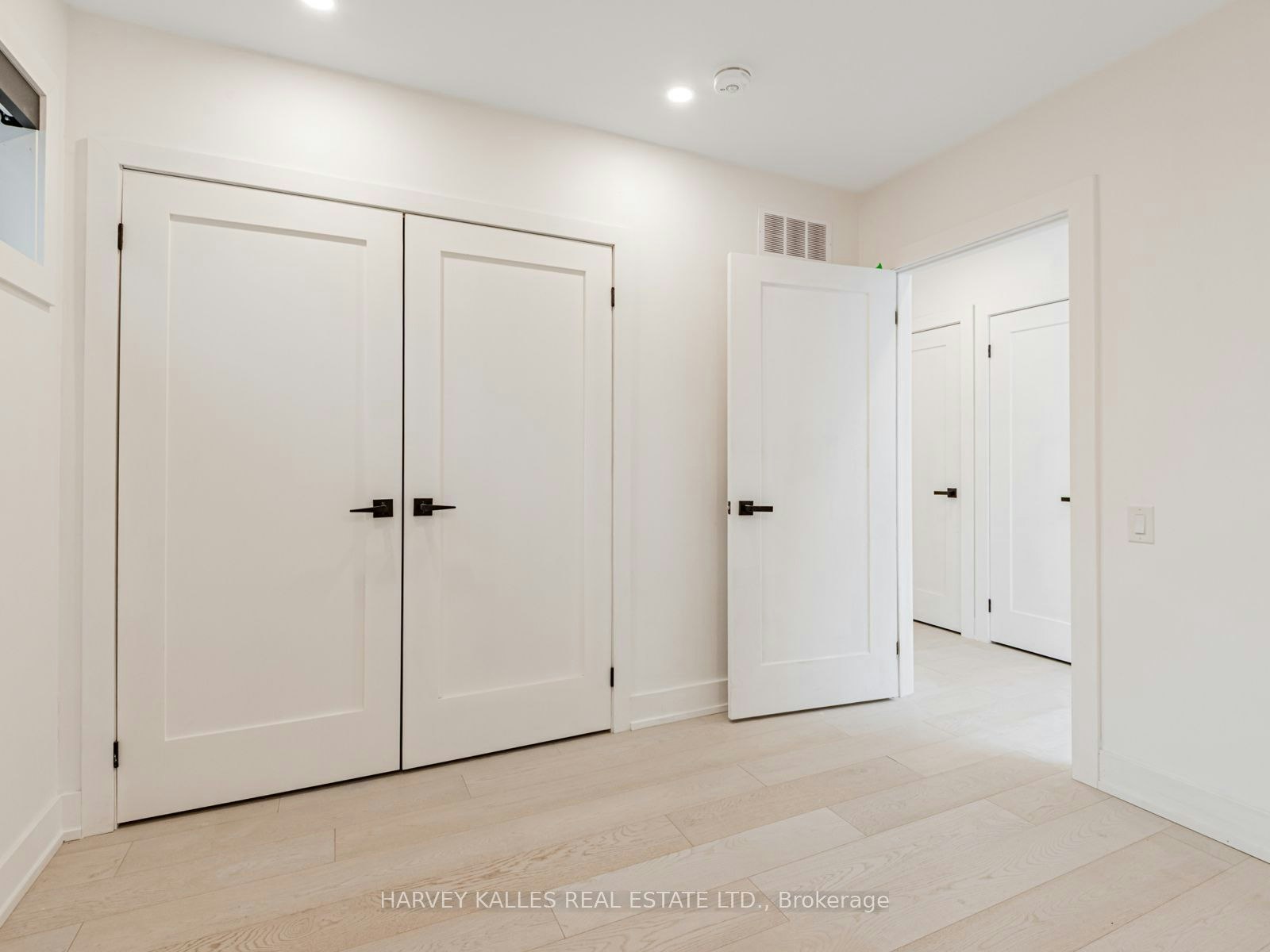 20 Leslie Garden Lane, Toronto, ON, M4M 3B4 - 18