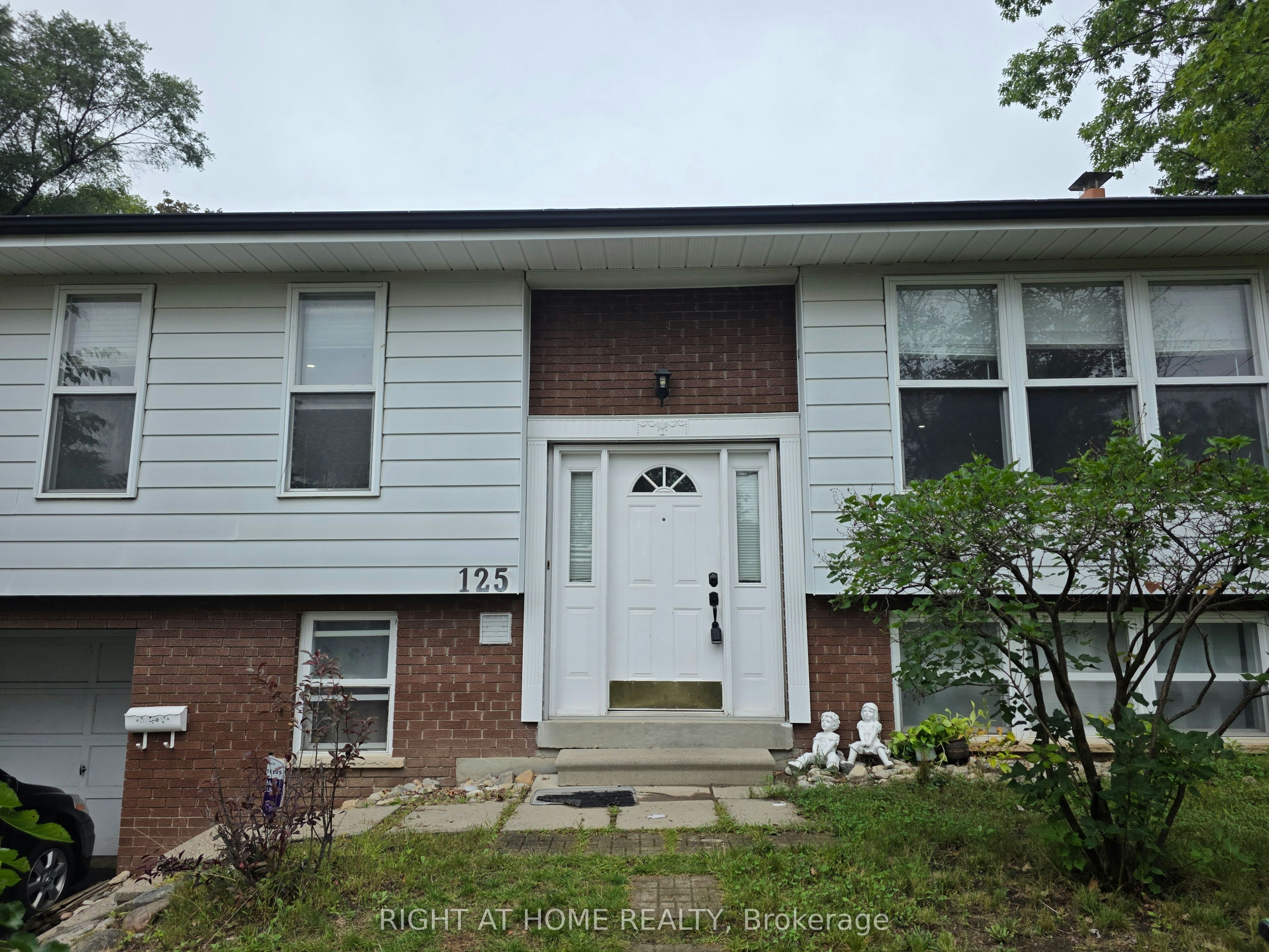 125 Weir Crescent S, Toronto, ON, M1E 4T1