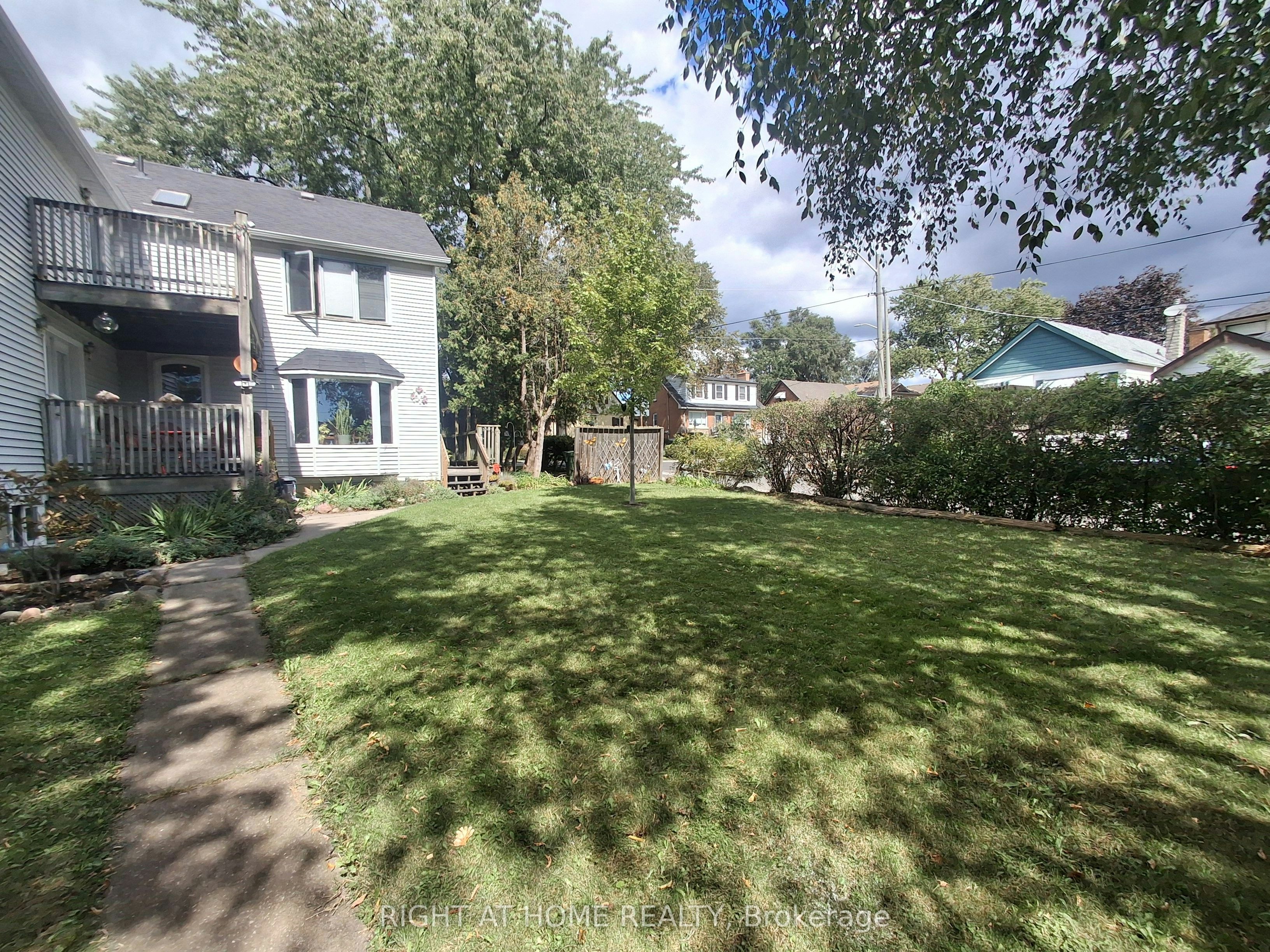 Basement-109 Furnival Road S, Toronto, ON, M4B 1W6