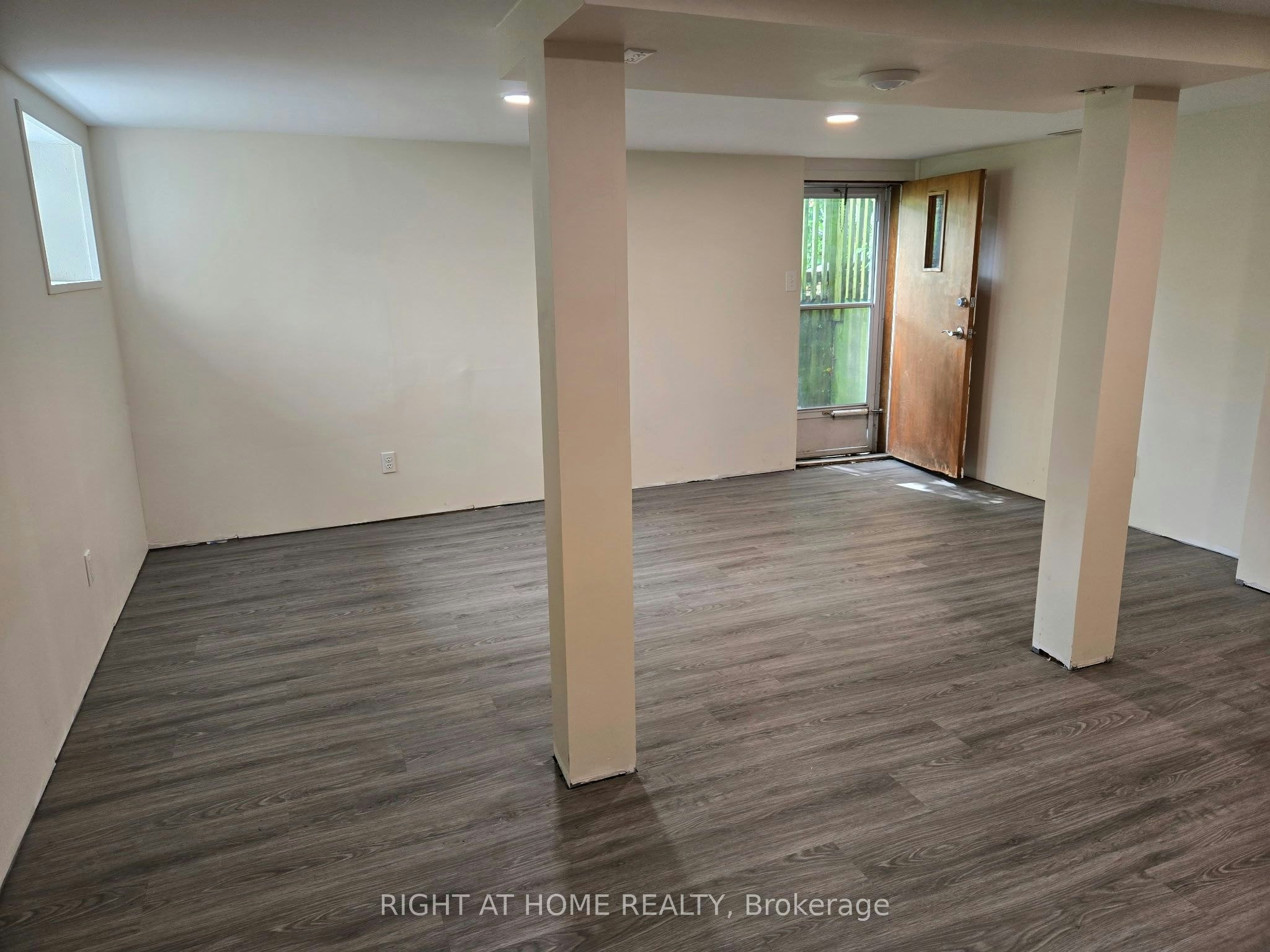 Basement-109 Furnival Road S, Toronto, ON, M4B 1W6
