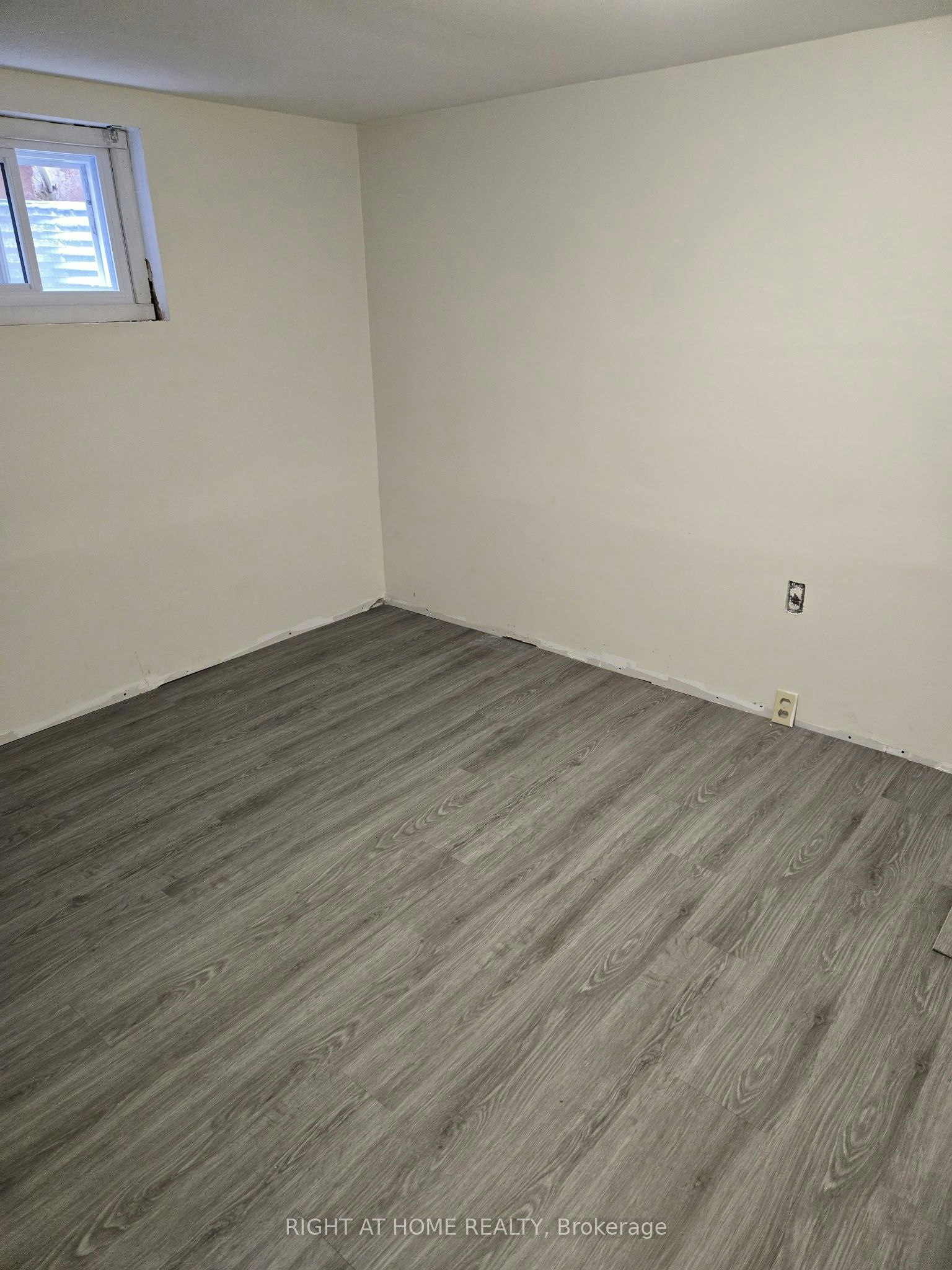 Basement-109 Furnival Road S, Toronto, ON, M4B 1W6 - 4
