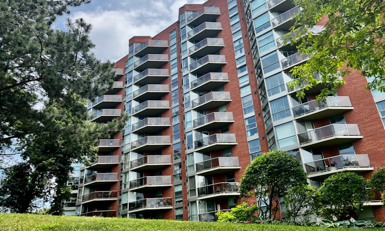 902-20 Dean Park Road