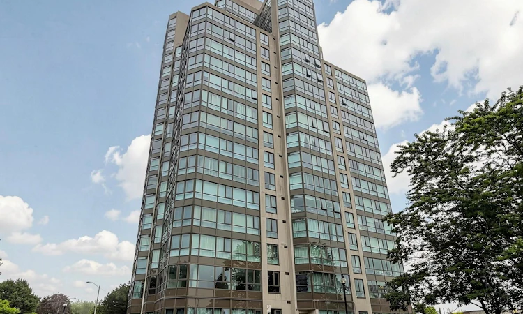 204-3231 Eglinton Avenue E