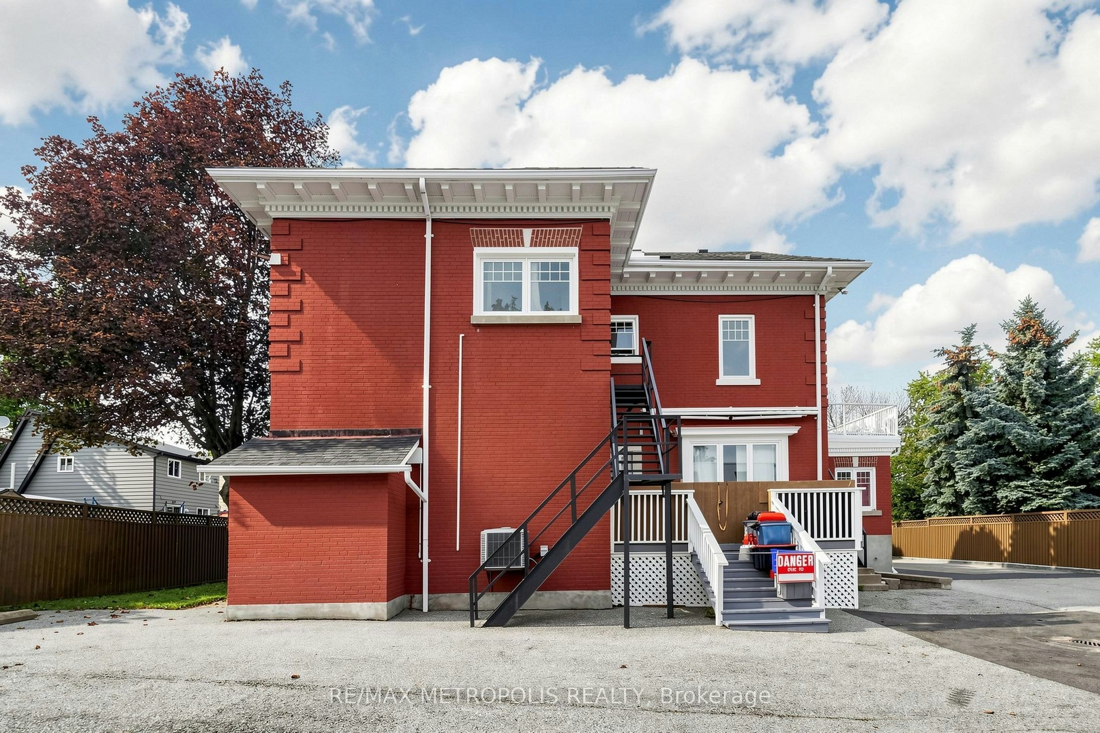 Upper #2-1110 Simcoe Street S, Oshawa, ON, L1H 4L8 - 45