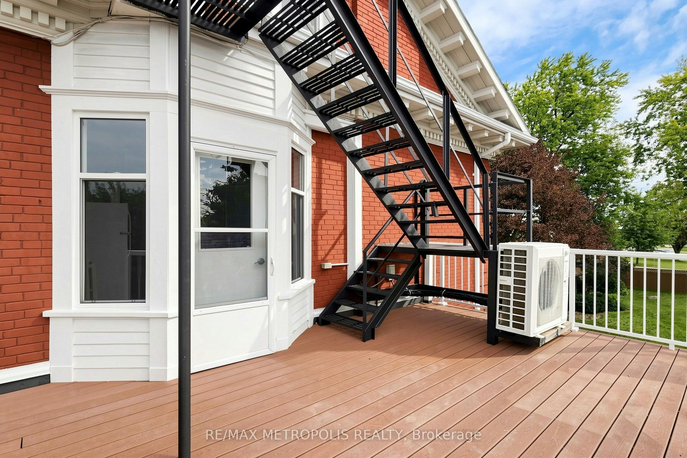 Upper #2-1110 Simcoe Street S, Oshawa, ON, L1H 4L8 - 39