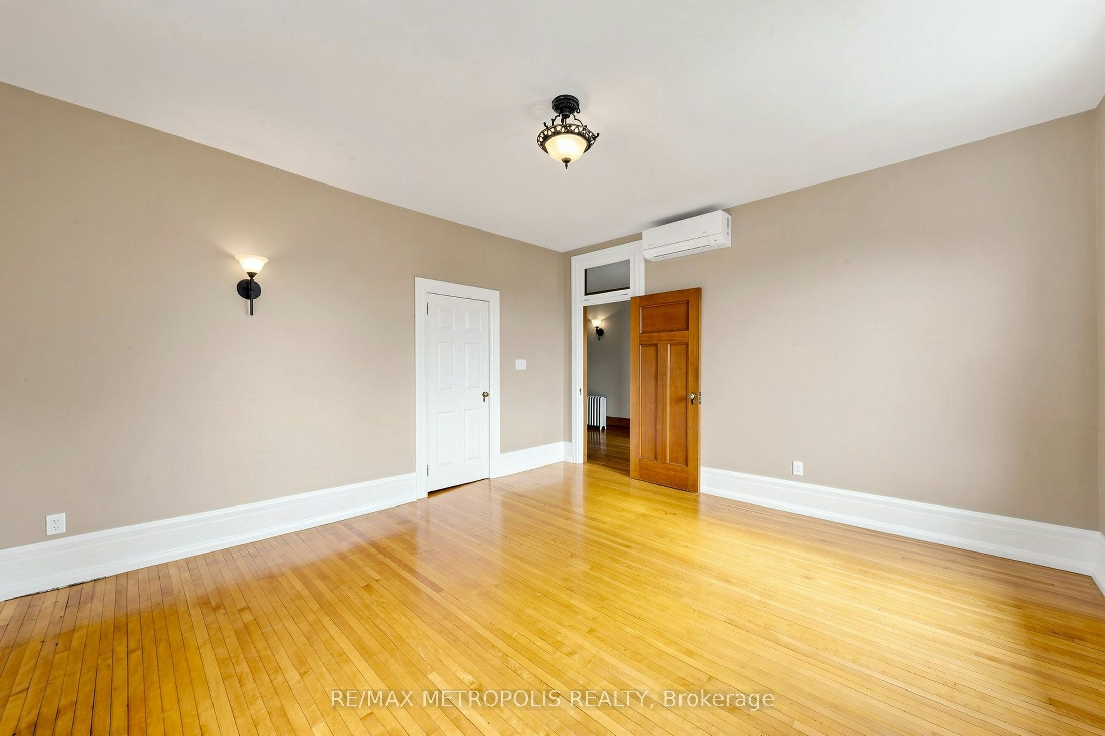 Upper #2-1110 Simcoe Street S, Oshawa, ON, L1H 4L8 - 6