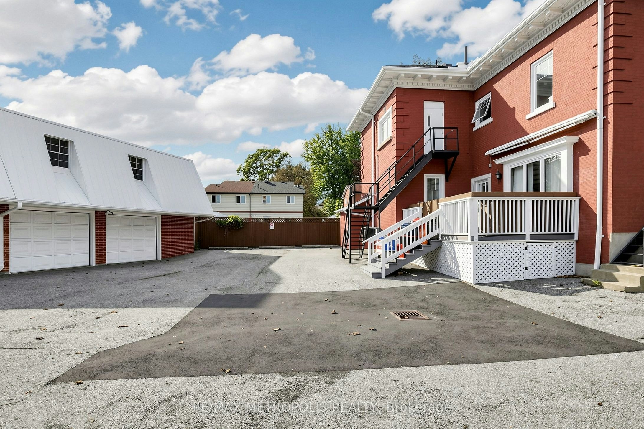 Upper #2-1110 Simcoe Street S, Oshawa, ON, L1H 4L8 - 43