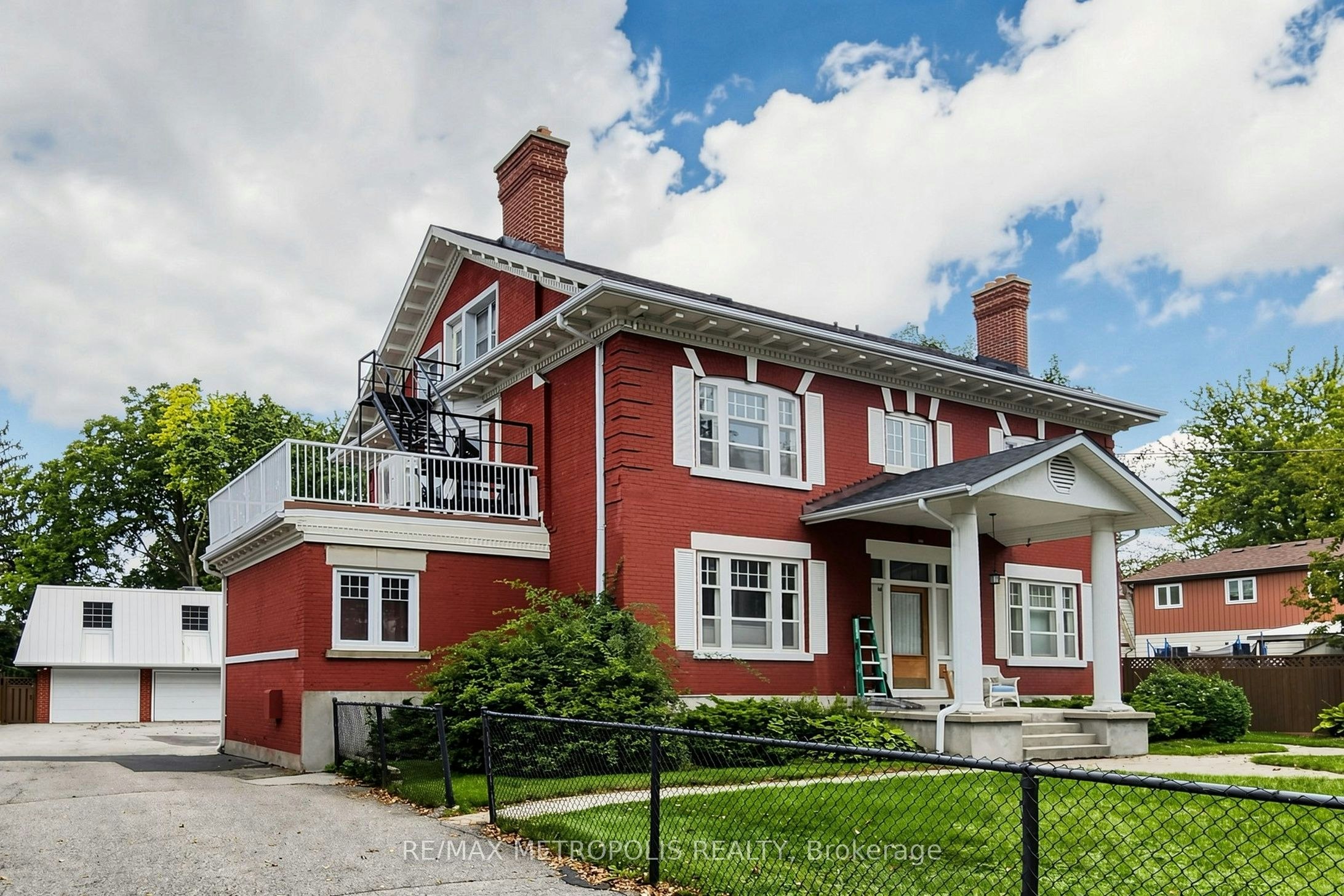 Upper #2-1110 Simcoe Street S, Oshawa, ON, L1H 4L8 - 3