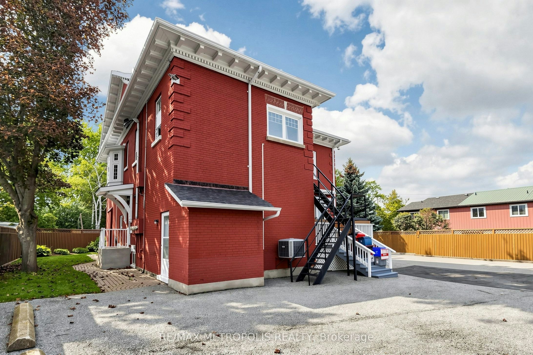 Upper #2-1110 Simcoe Street S, Oshawa, ON, L1H 4L8 - 46