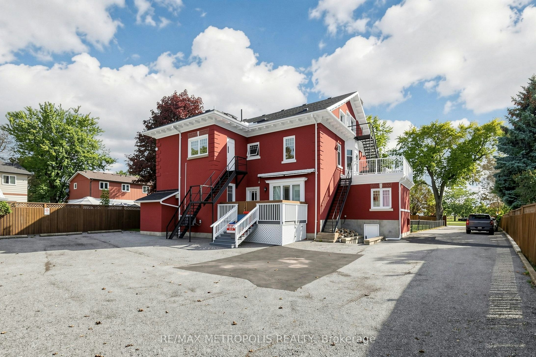 Upper #2-1110 Simcoe Street S, Oshawa, ON, L1H 4L8 - 44