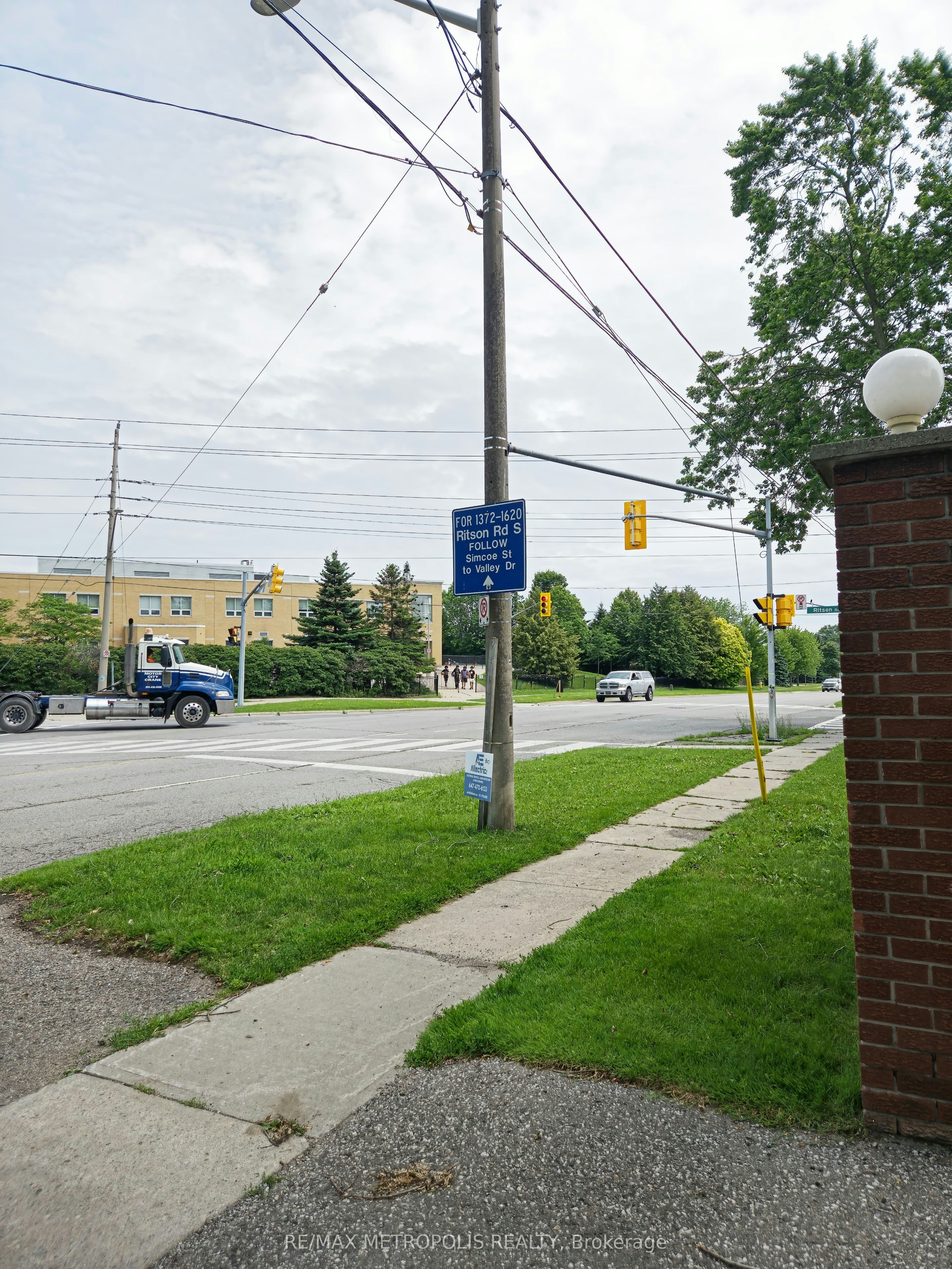 Upper #2-1110 Simcoe Street S, Oshawa, ON, L1H 4L8 - 14