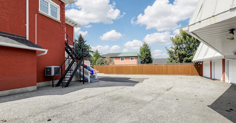 Upper #2-1110 Simcoe Street S, Oshawa, ON, L1H 4L8 - 47