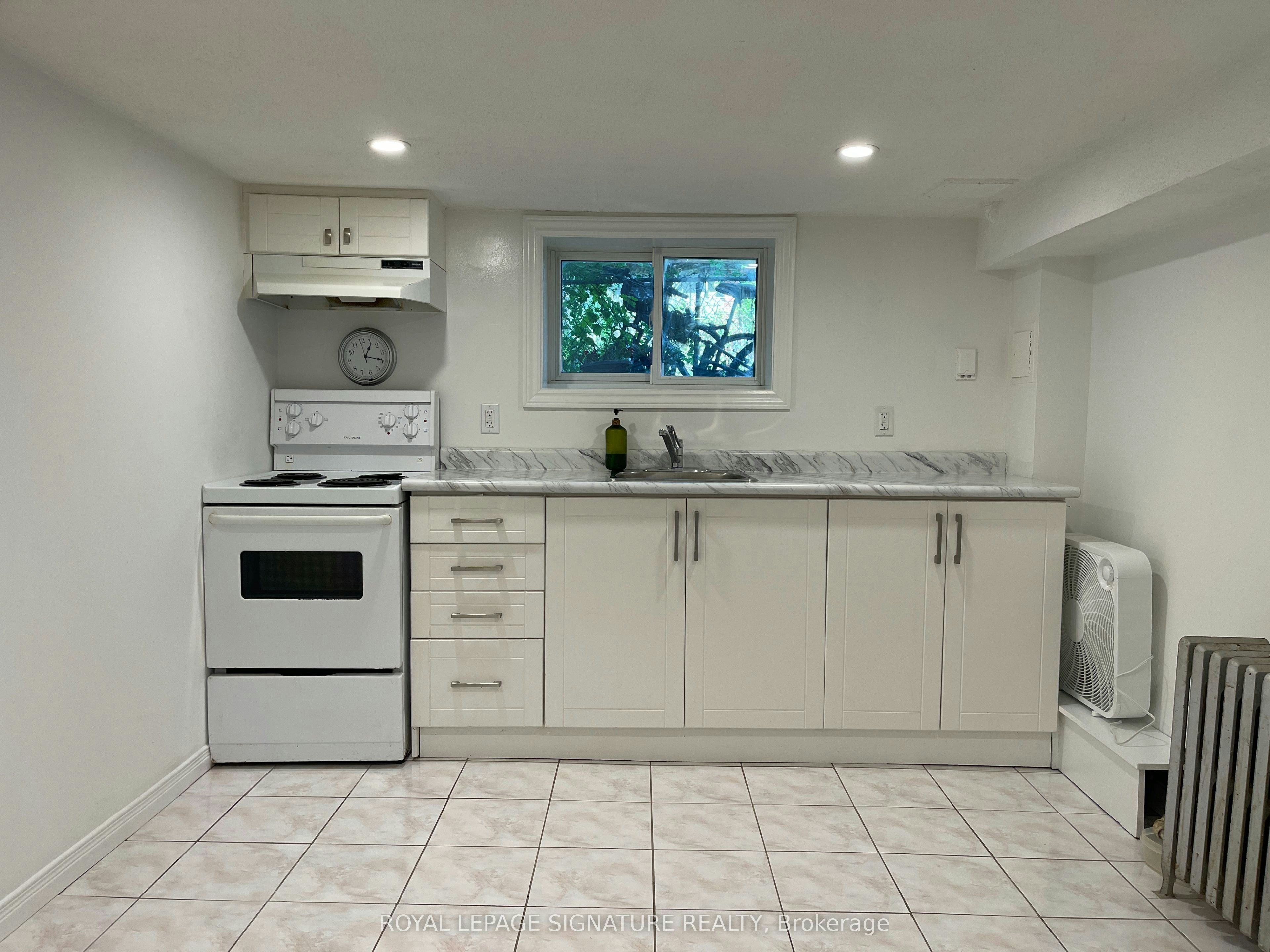 Bsmt-24 Weymouth Avenue, Toronto, ON, M4C 1R7 - 6