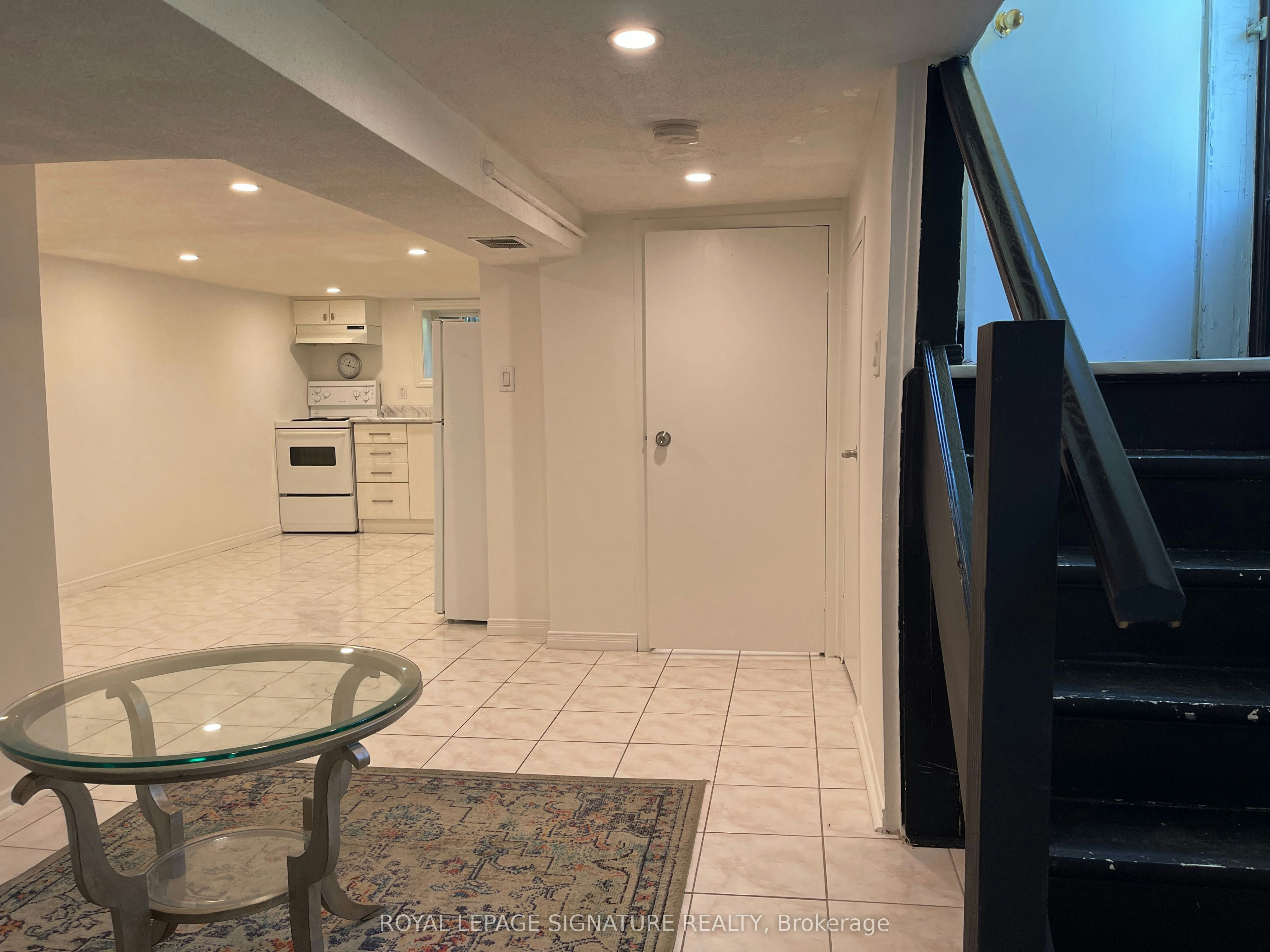 Bsmt-24 Weymouth Avenue, Toronto, ON, M4C 1R7 - 3