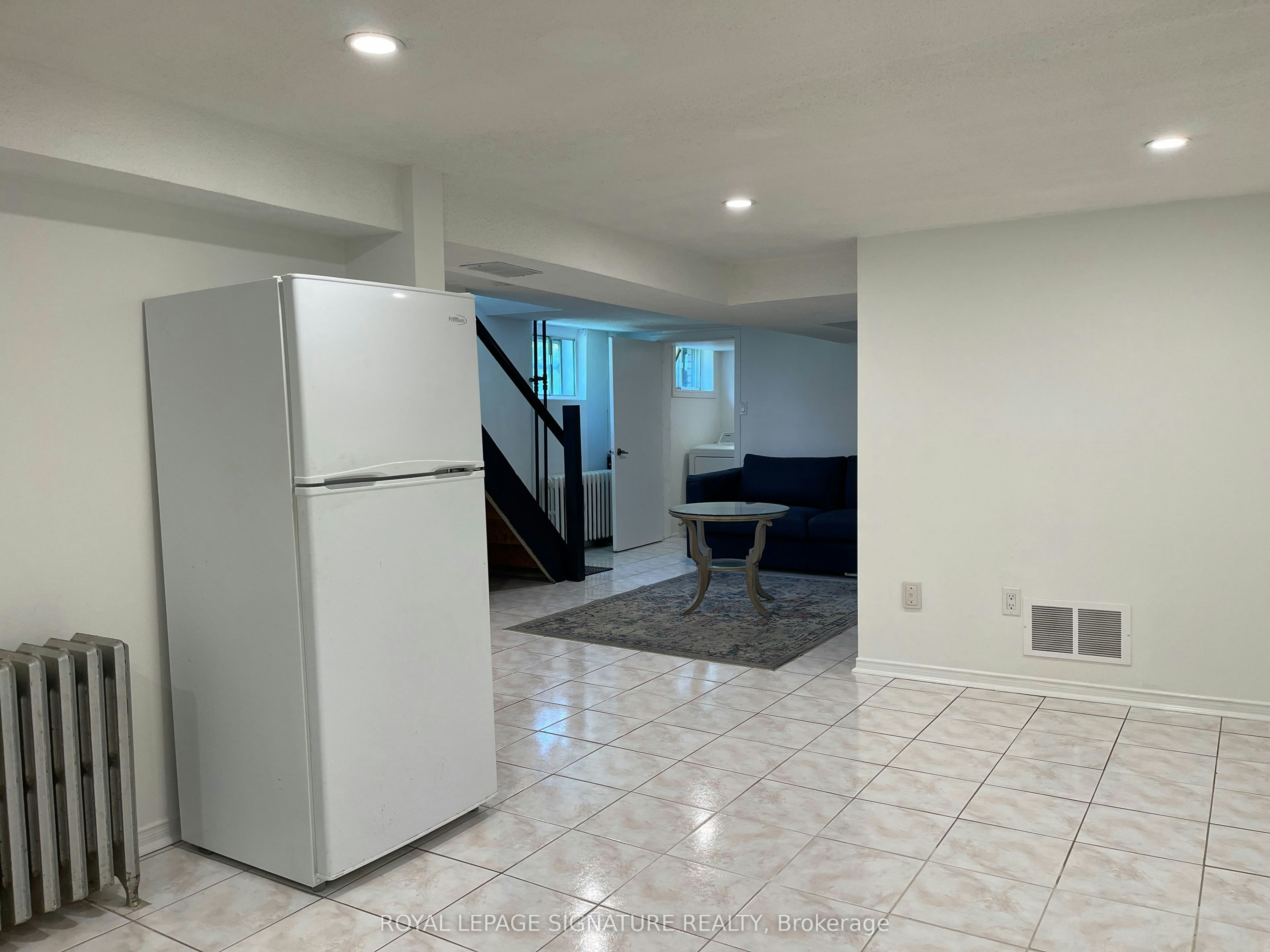 Bsmt-24 Weymouth Avenue, Toronto, ON, M4C 1R7 - 4