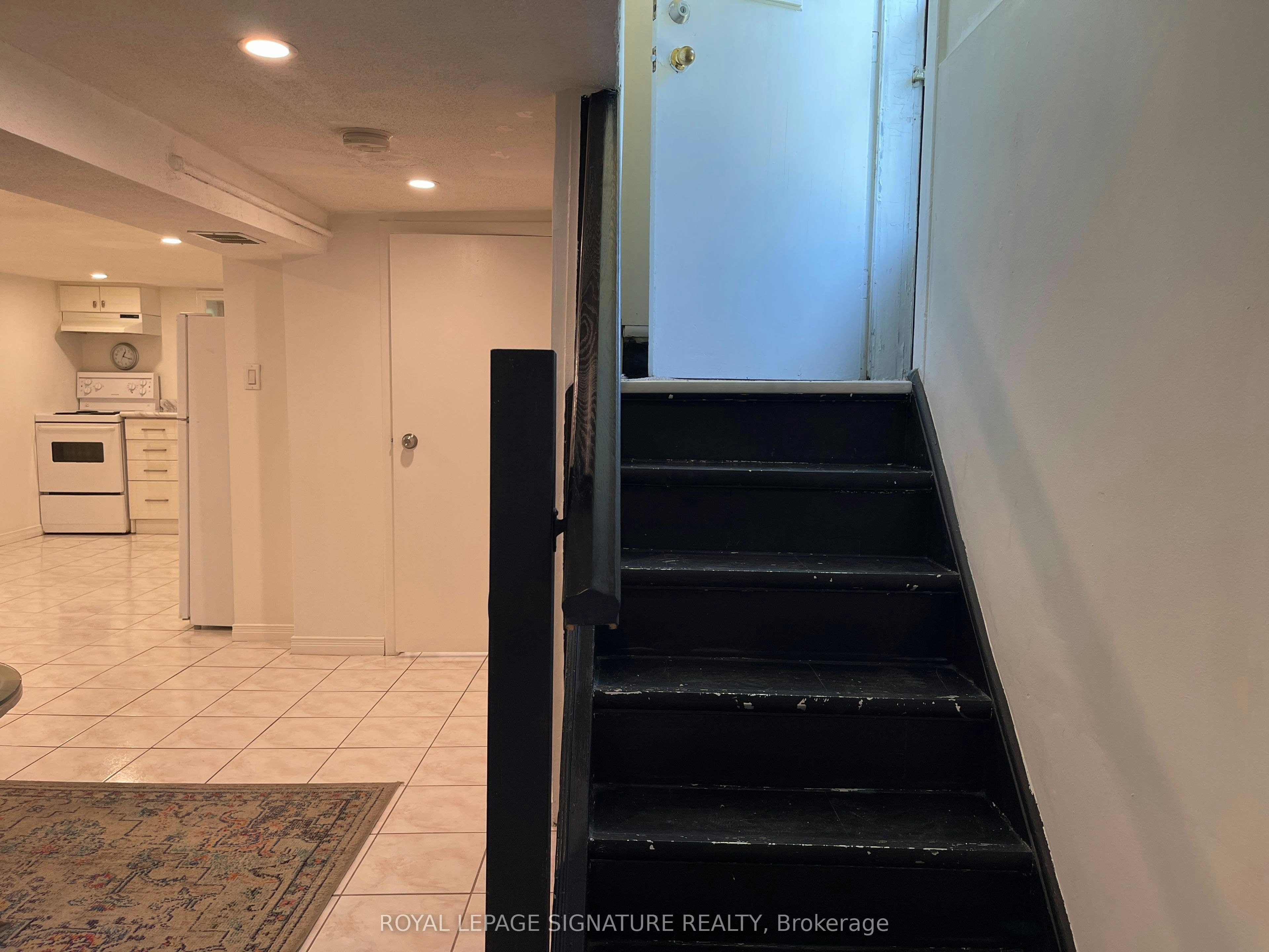 Bsmt-24 Weymouth Avenue, Toronto, ON, M4C 1R7
