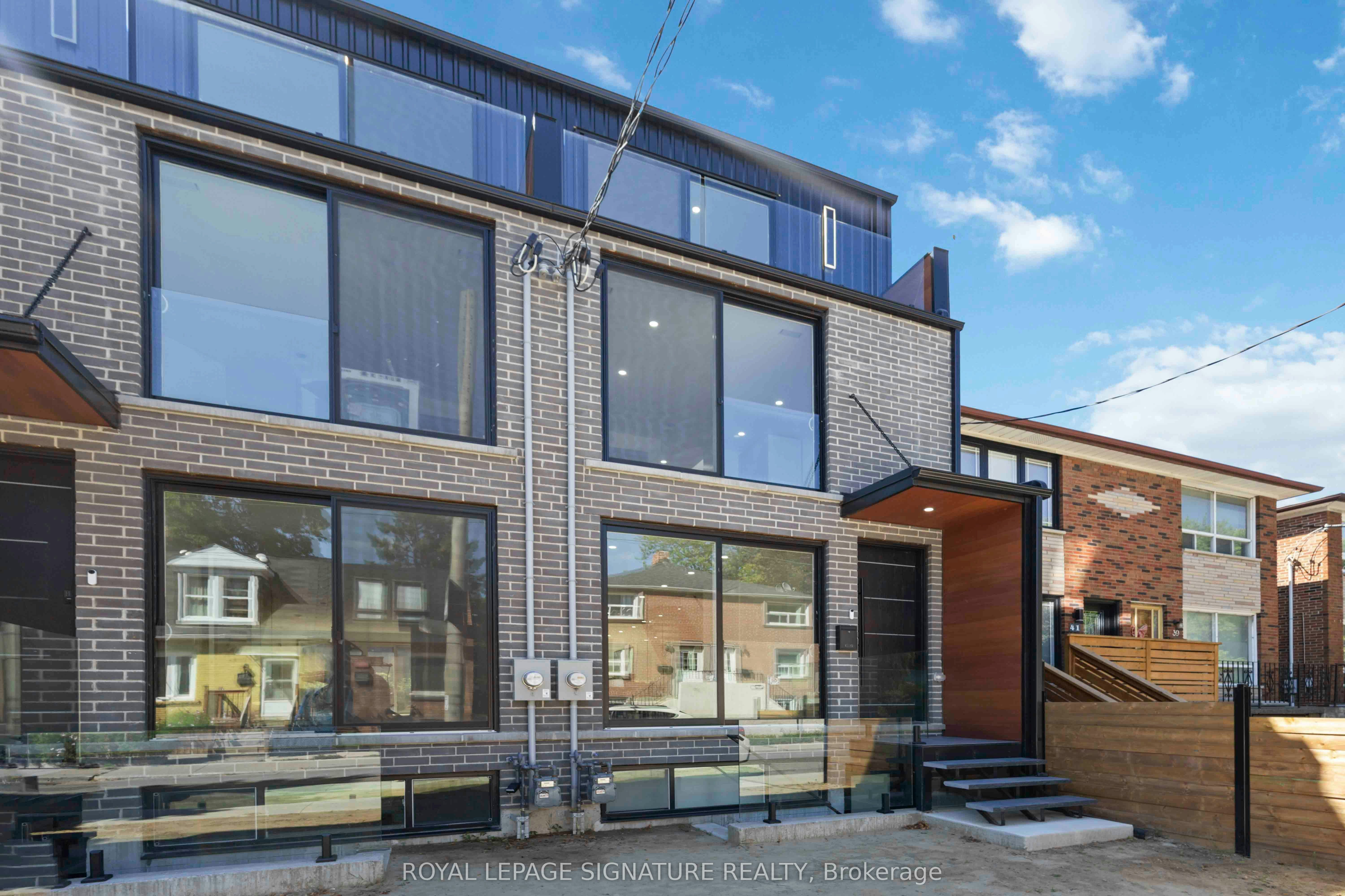 Upper-43A Cummings Street, Toronto, ON, M4M 1M9