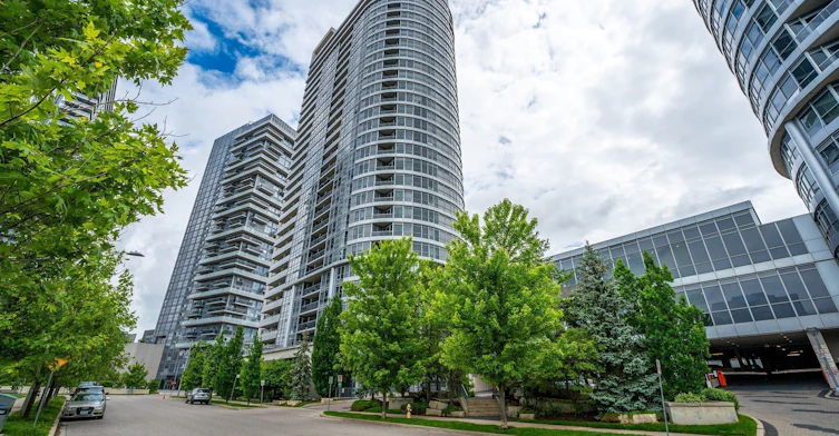 2220-181 Village Green Square, Toronto, ON, M1S 0K6