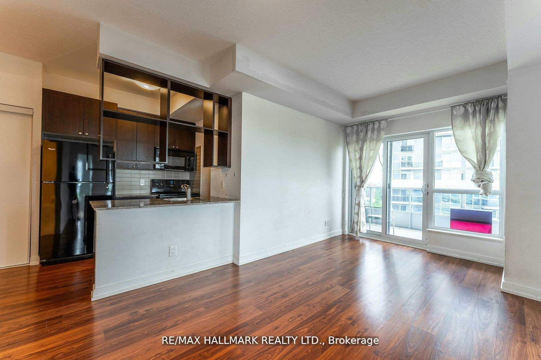 2220-181 Village Green Square, Toronto, ON, M1S 0K6 - 2