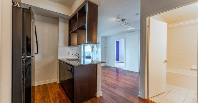 2220-181 Village Green Square, Toronto, ON, M1S 0K6 - 3