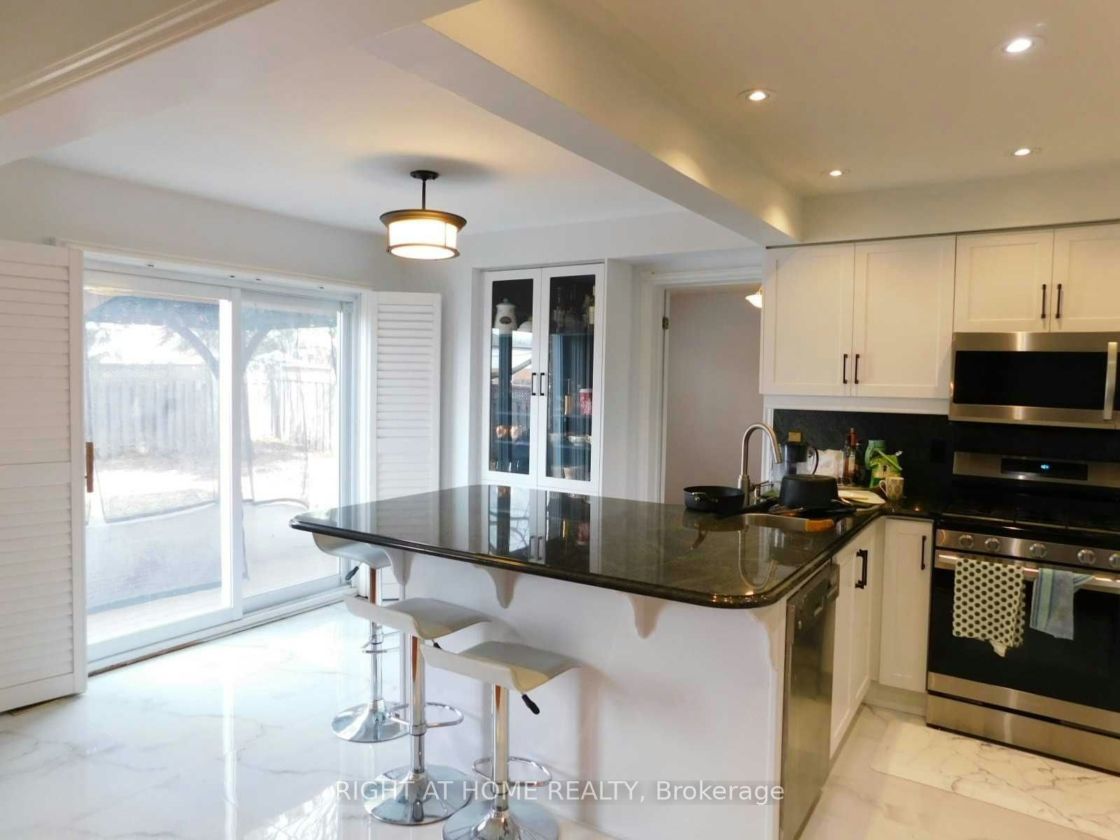 128 William Stephenson Drive, Whitby, ON, L1N 8V1 - 11