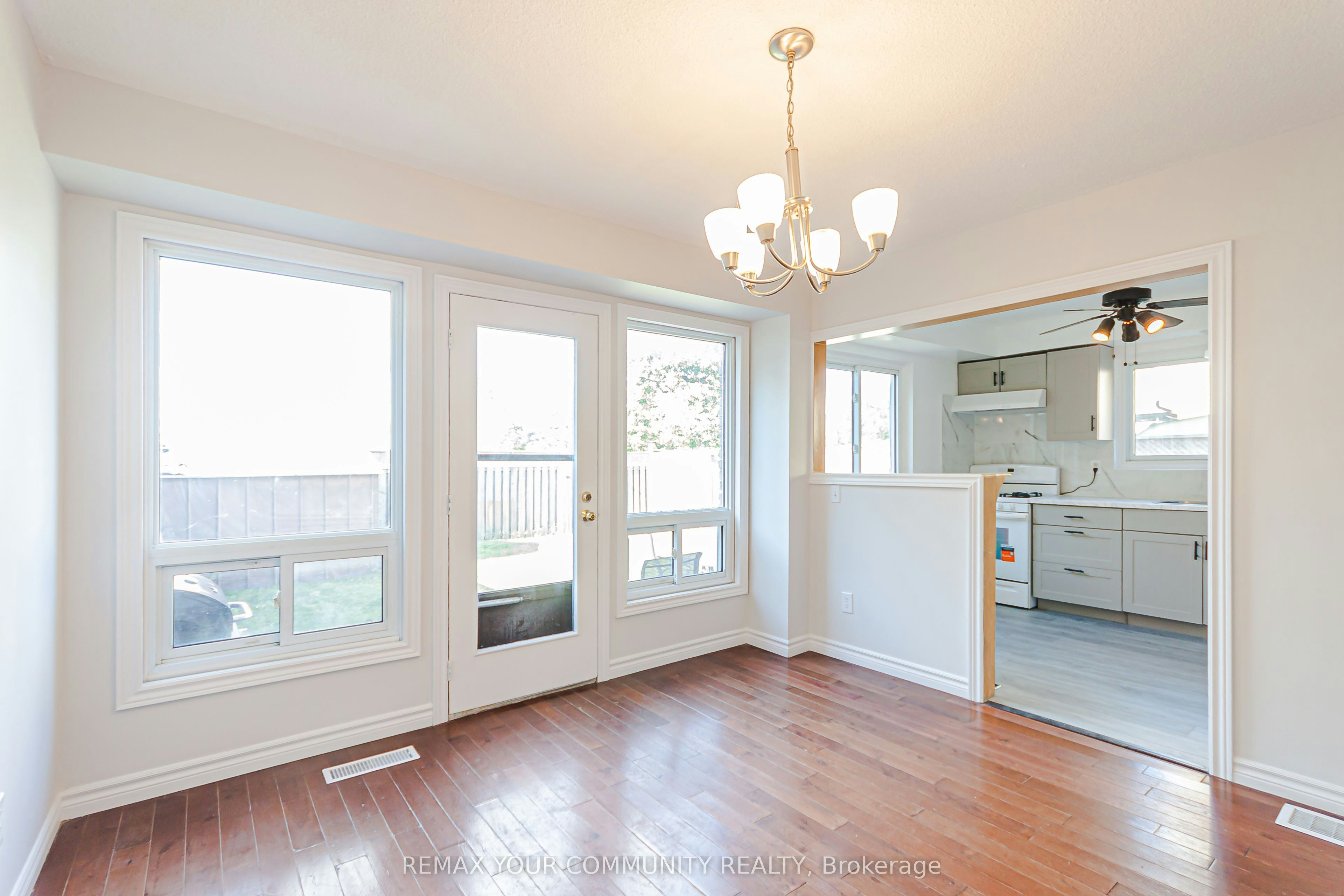1319 Fenelon Crescent, Oshawa, ON, L1J 6G2 - 6