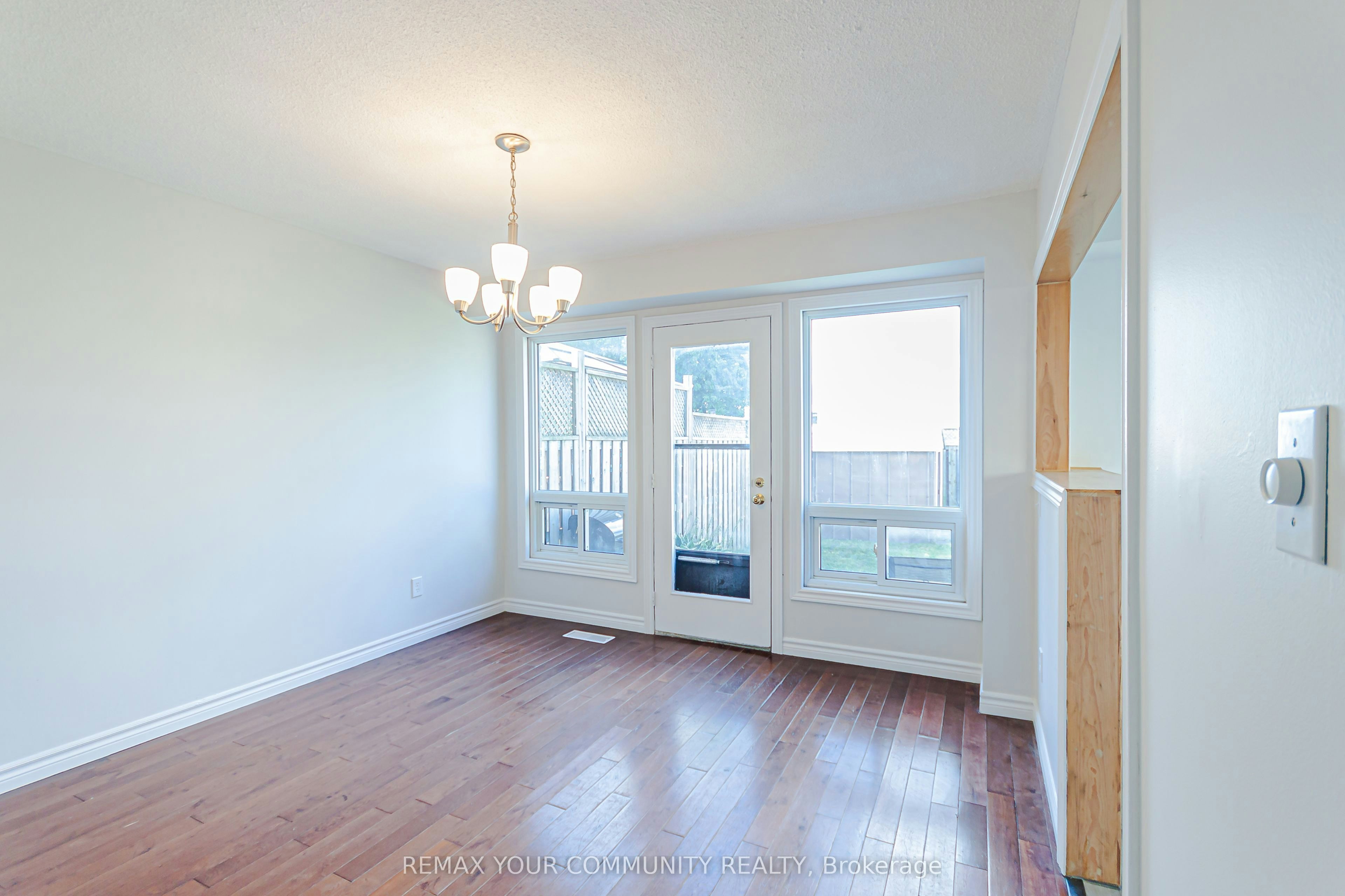1319 Fenelon Crescent, Oshawa, ON, L1J 6G2 - 5