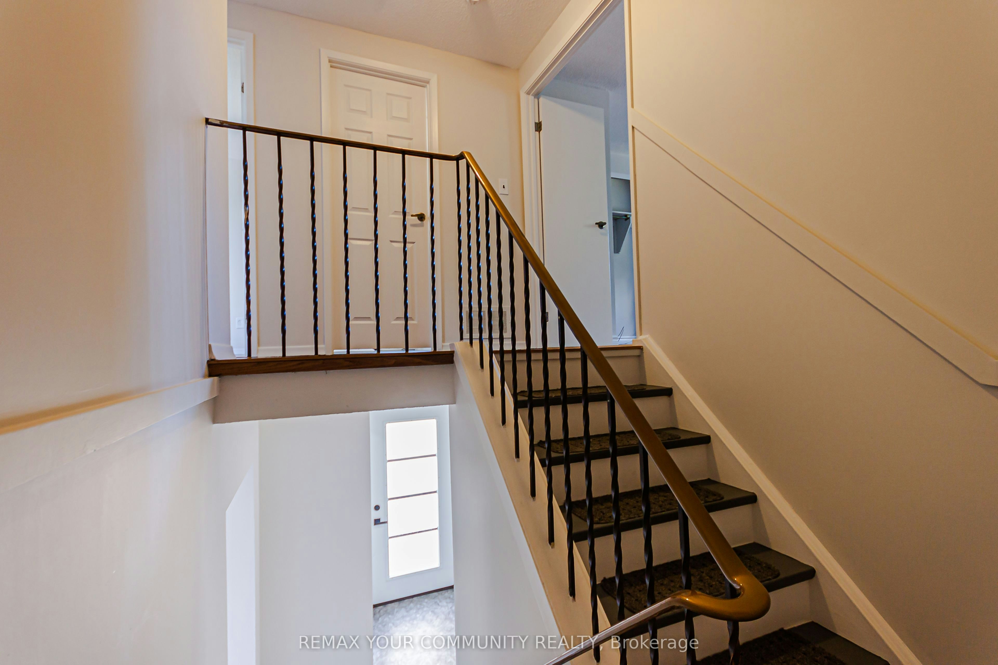 1319 Fenelon Crescent, Oshawa, ON, L1J 6G2 - 10