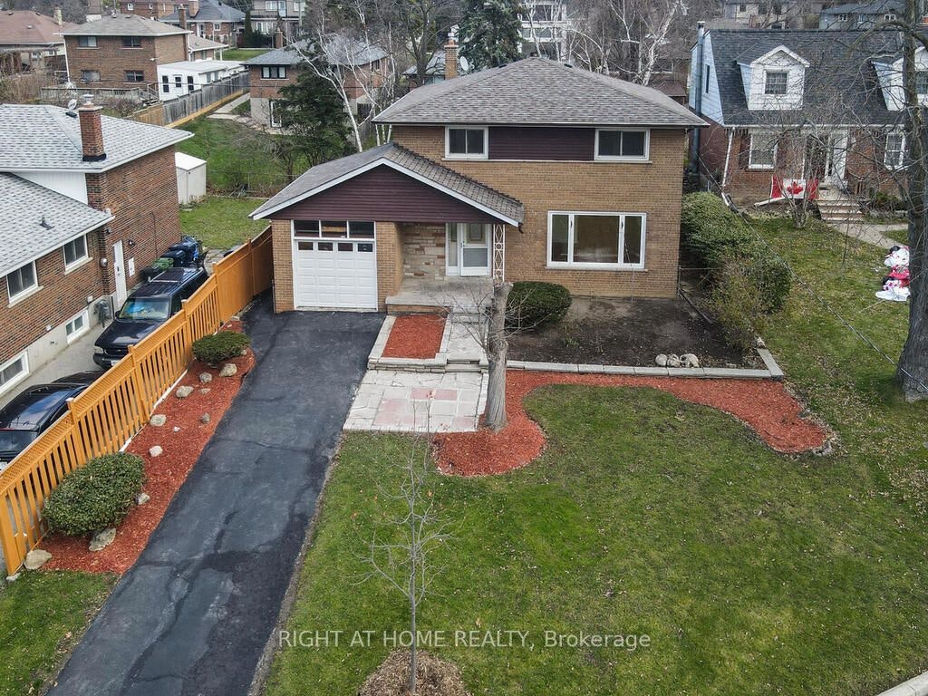 9 Allister Avenue, Toronto, ON, M1M 3K7