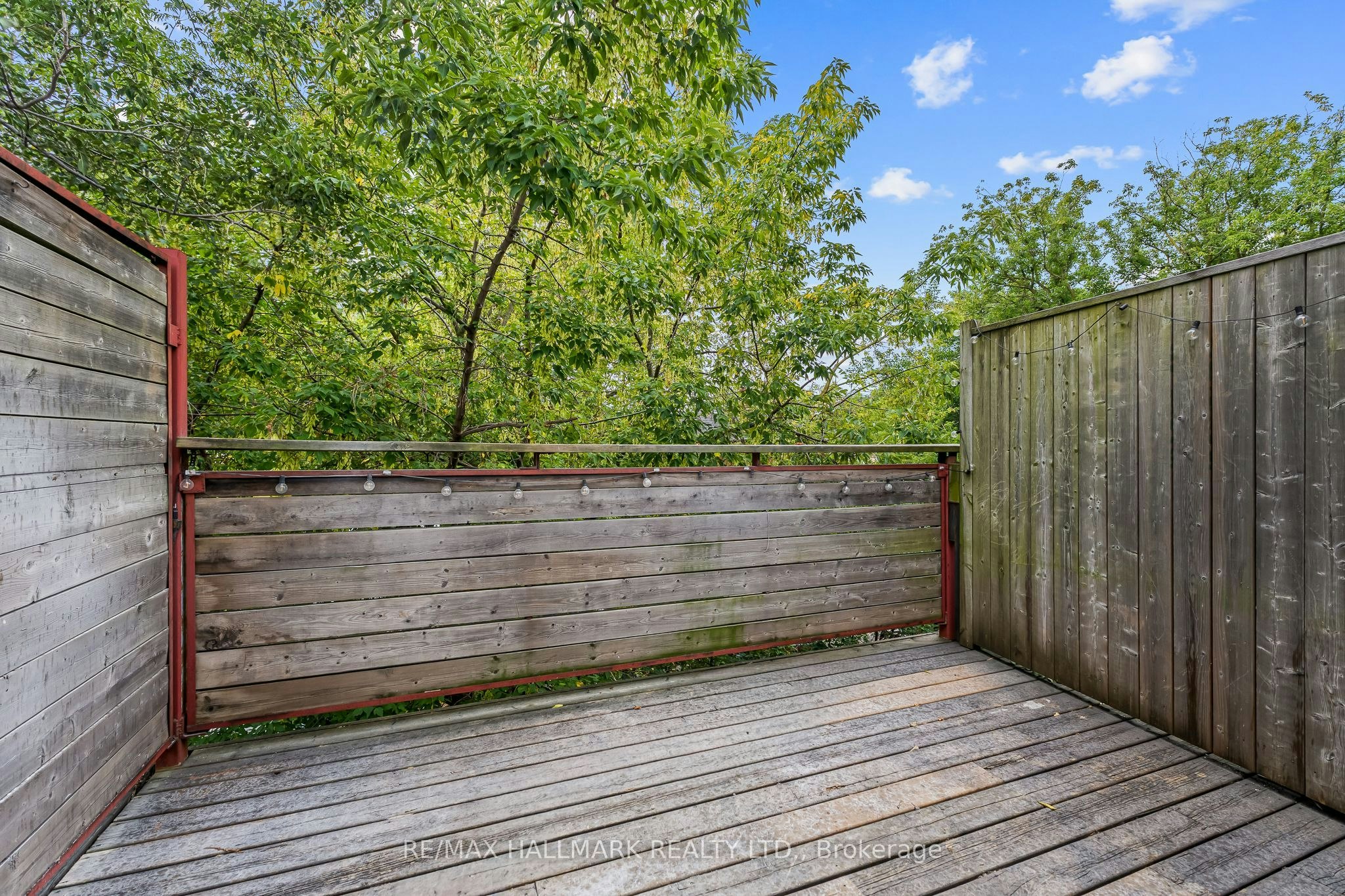 Upper-229 Kingston Road, Toronto, ON, M4L 1T5 - 24
