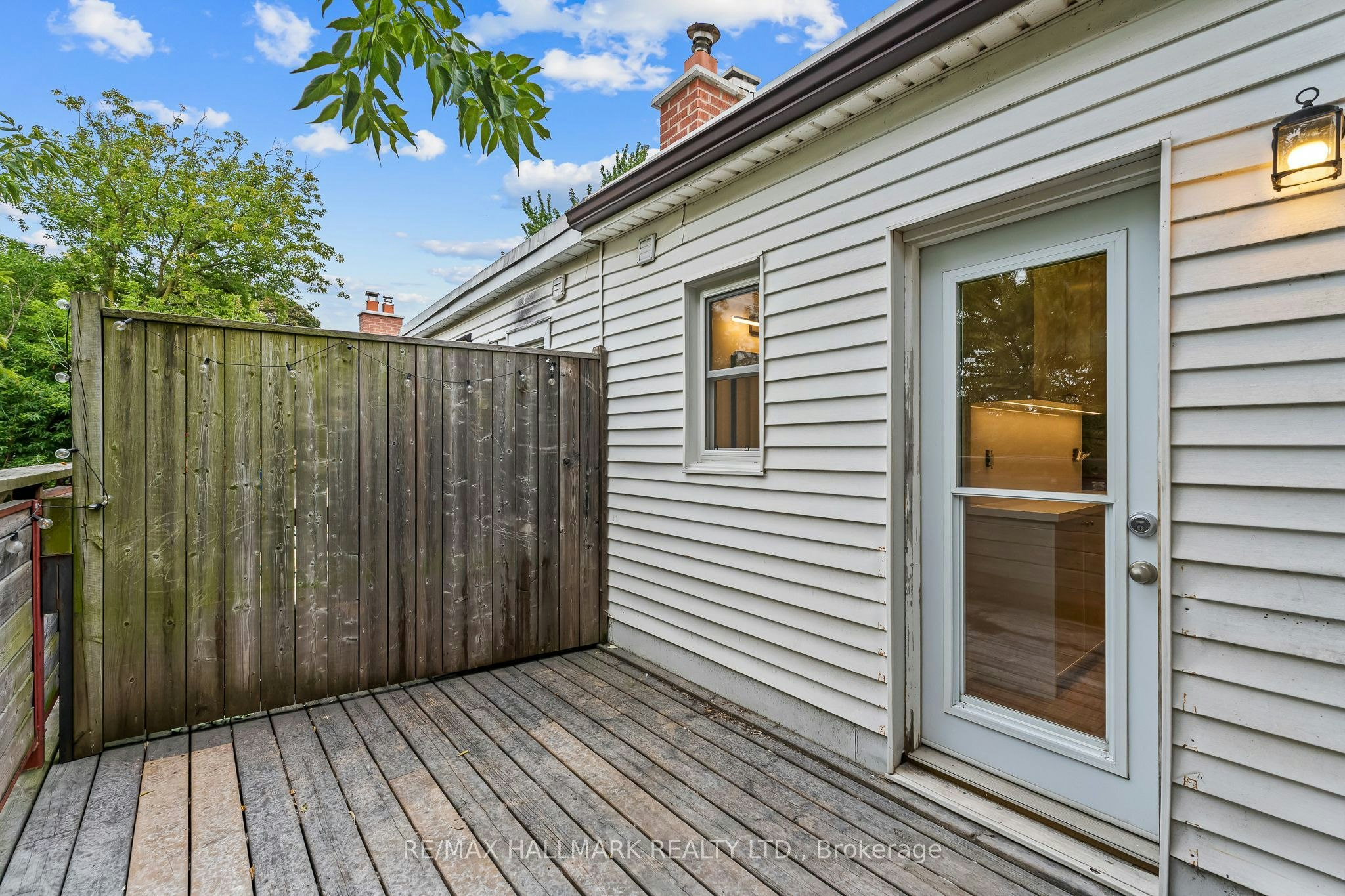Upper-229 Kingston Road, Toronto, ON, M4L 1T5 - 25