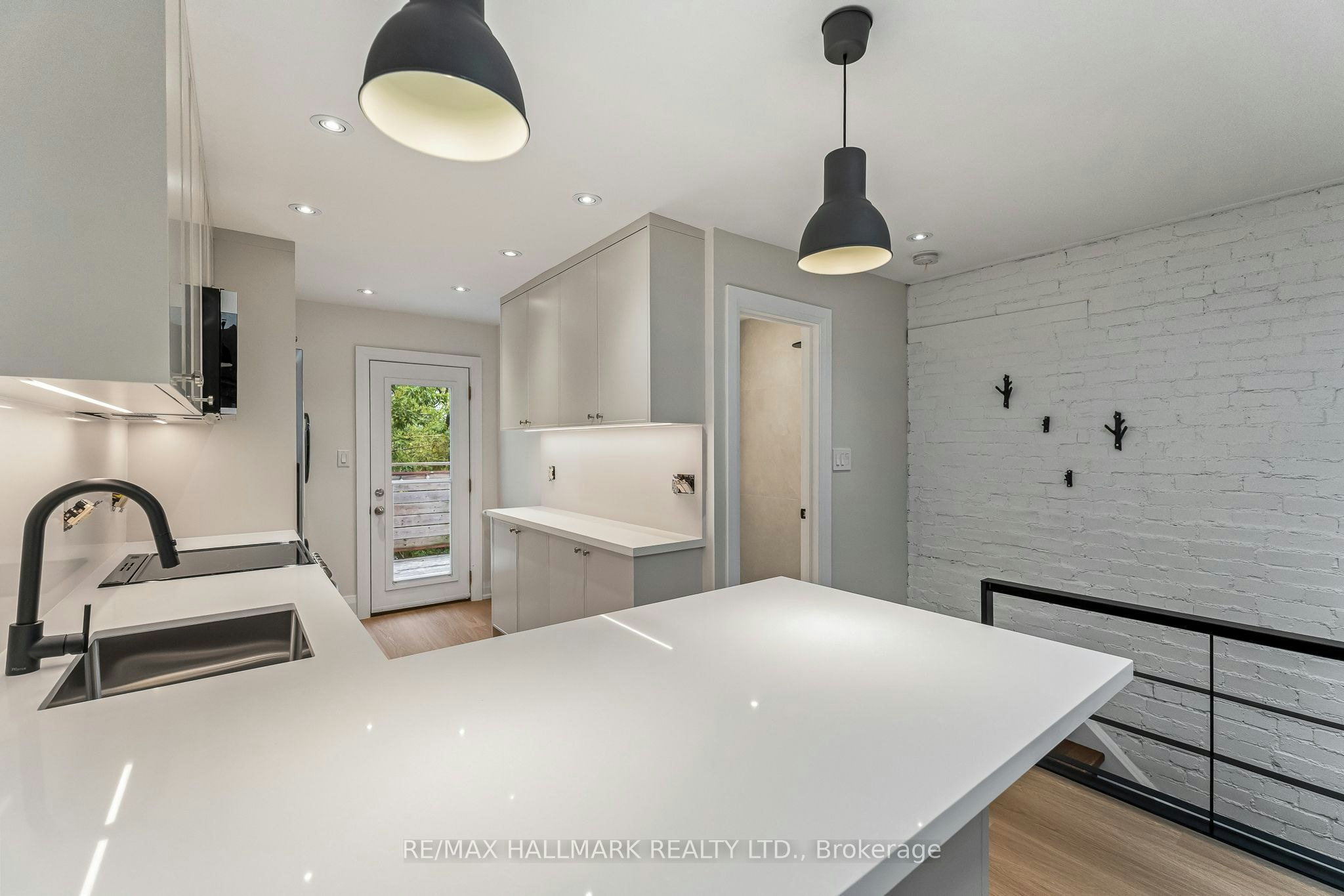Upper-229 Kingston Road, Toronto, ON, M4L 1T5 - 3