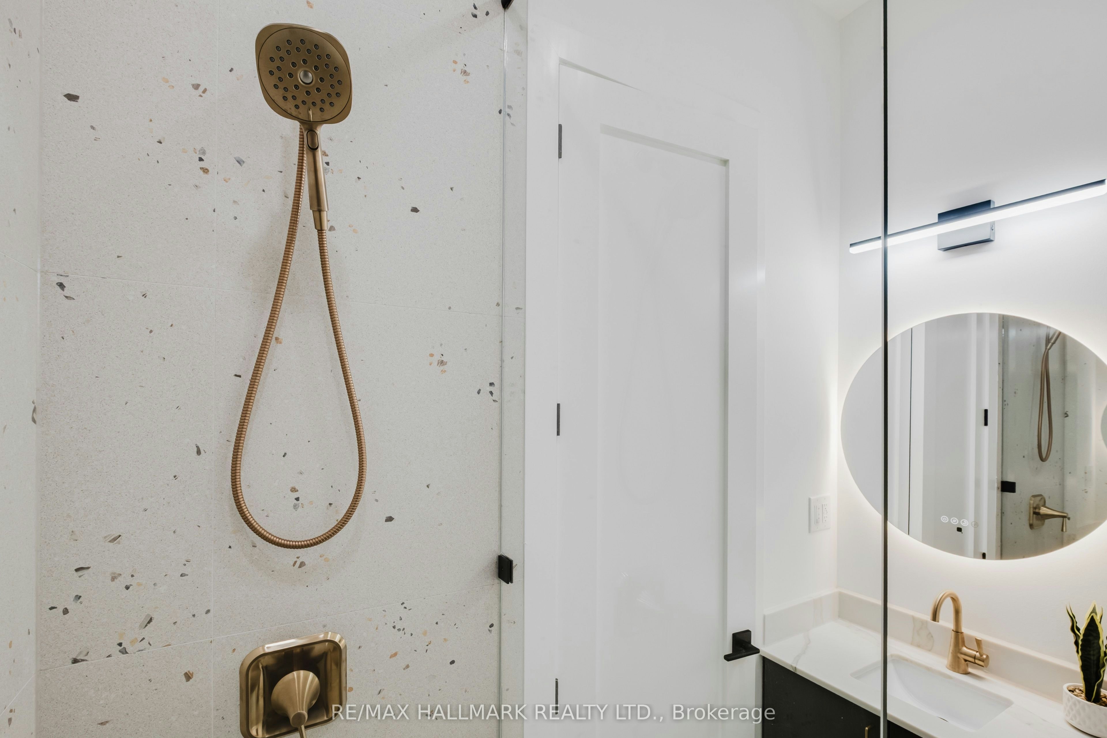 Garden Suite-37 Milverton Boulevard, Toronto, ON, M4J 1T5 - 12