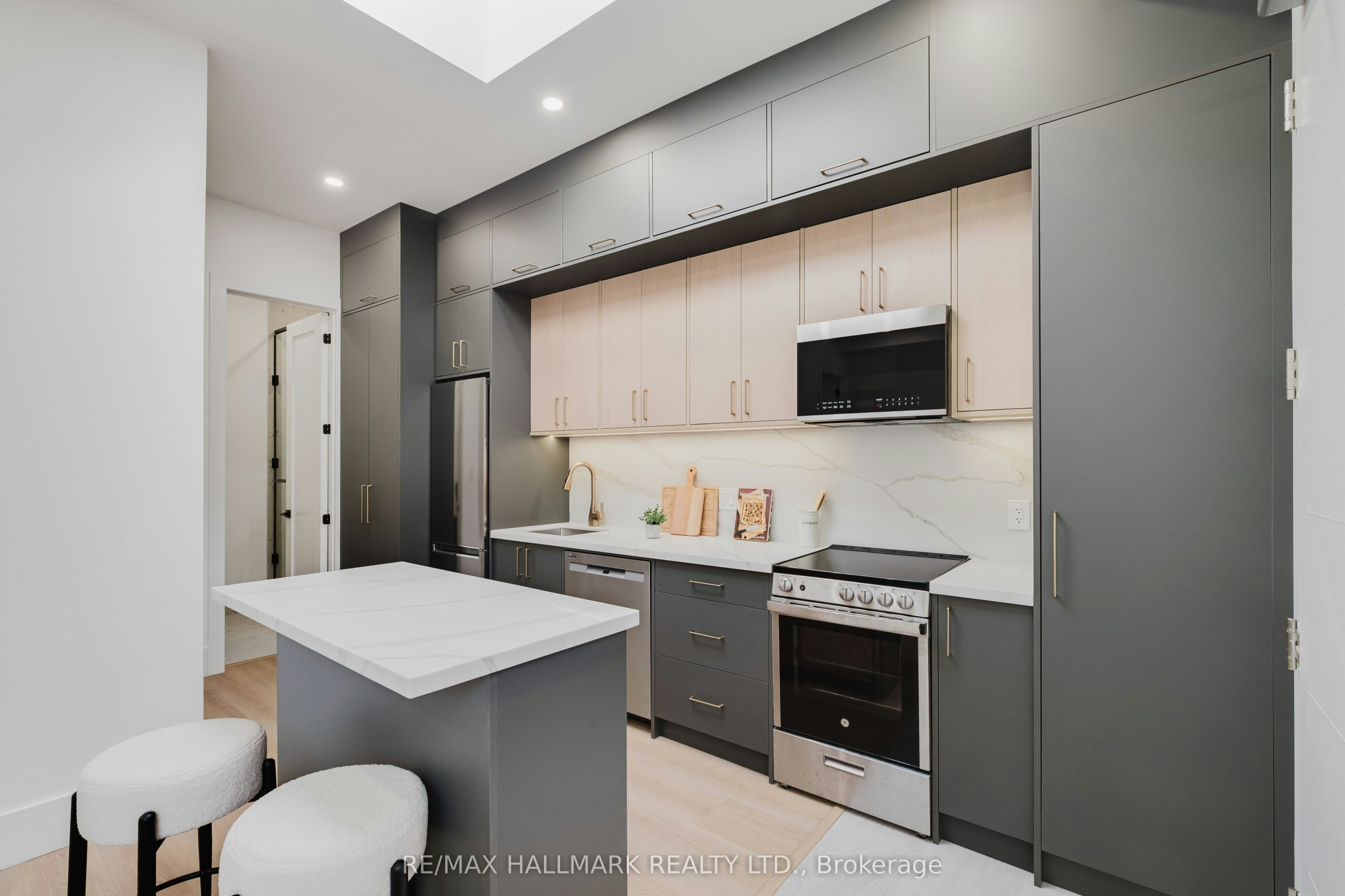 Garden Suite-37 Milverton Boulevard, Toronto, ON, M4J 1T5 - 3