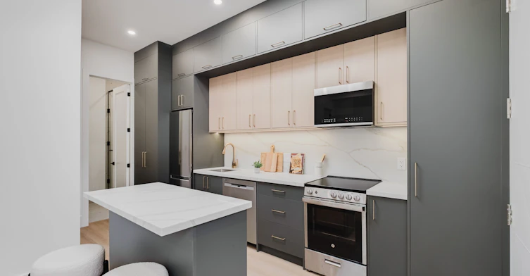 Garden Suite-37 Milverton Boulevard, Toronto, ON, M4J 1T5 - 3
