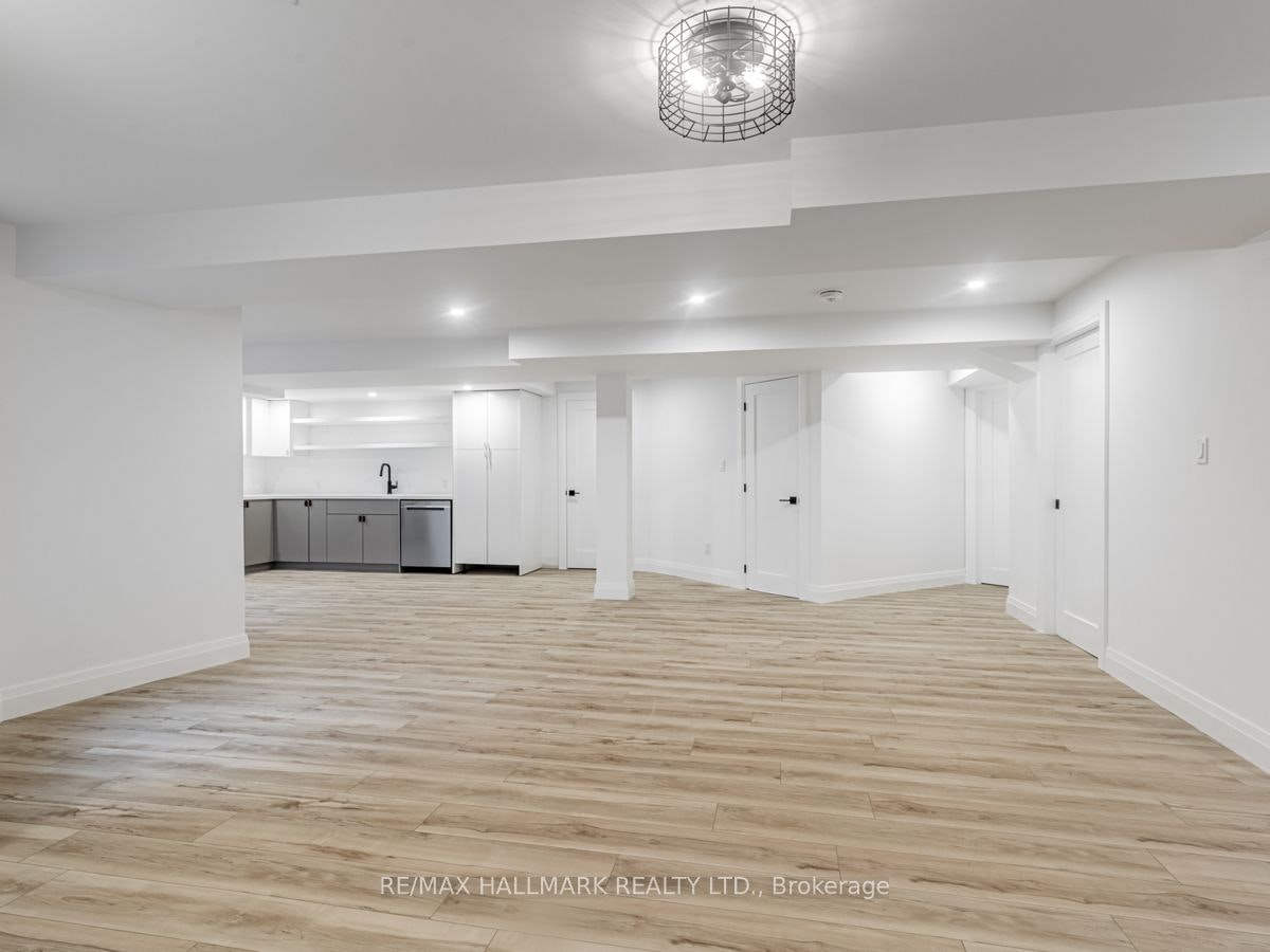 Lower-26 Amanda Avenue, Whitby, ON, L1M 1K4 - 16