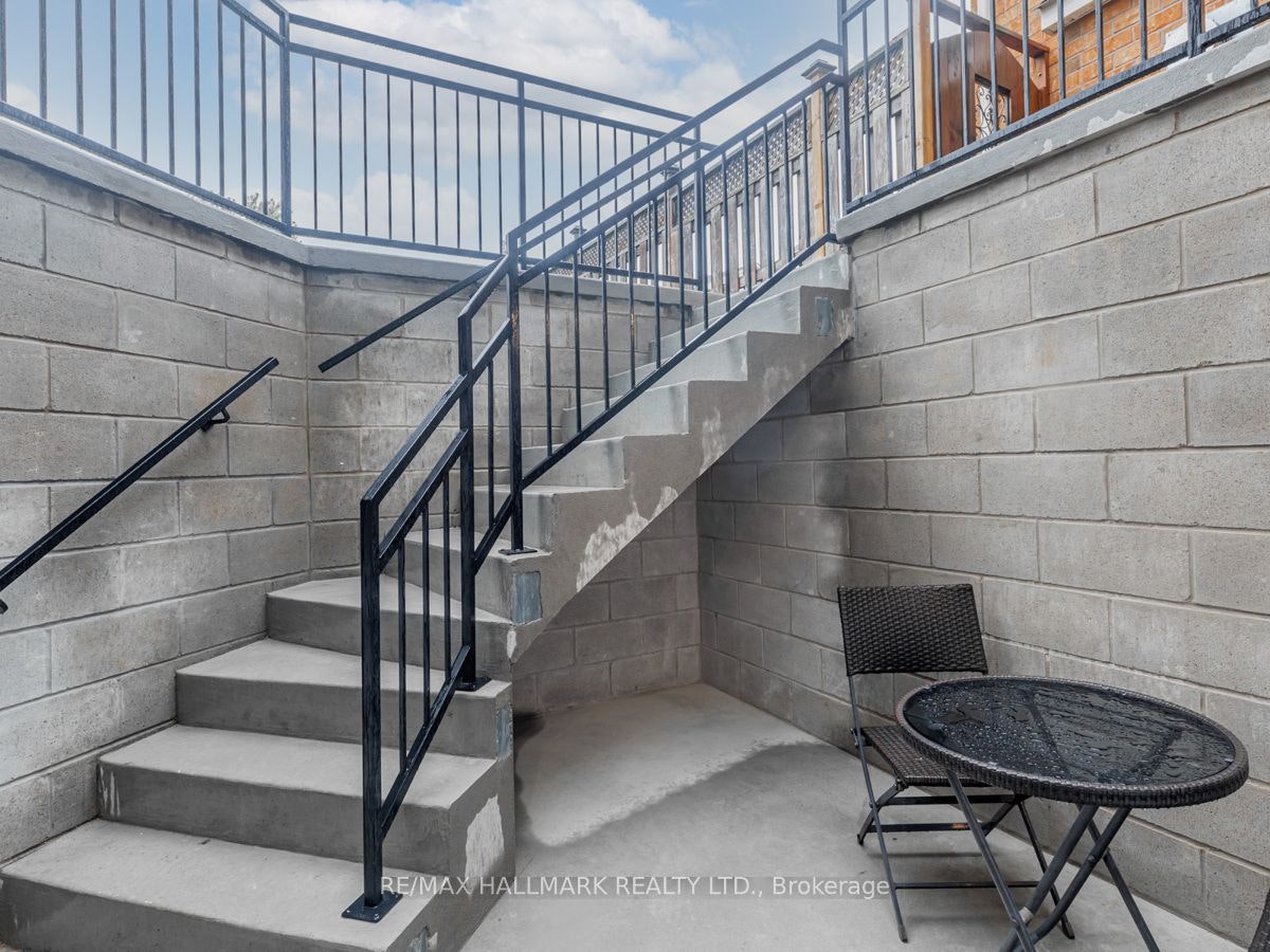 Lower-26 Amanda Avenue, Whitby, ON, L1M 1K4 - 22