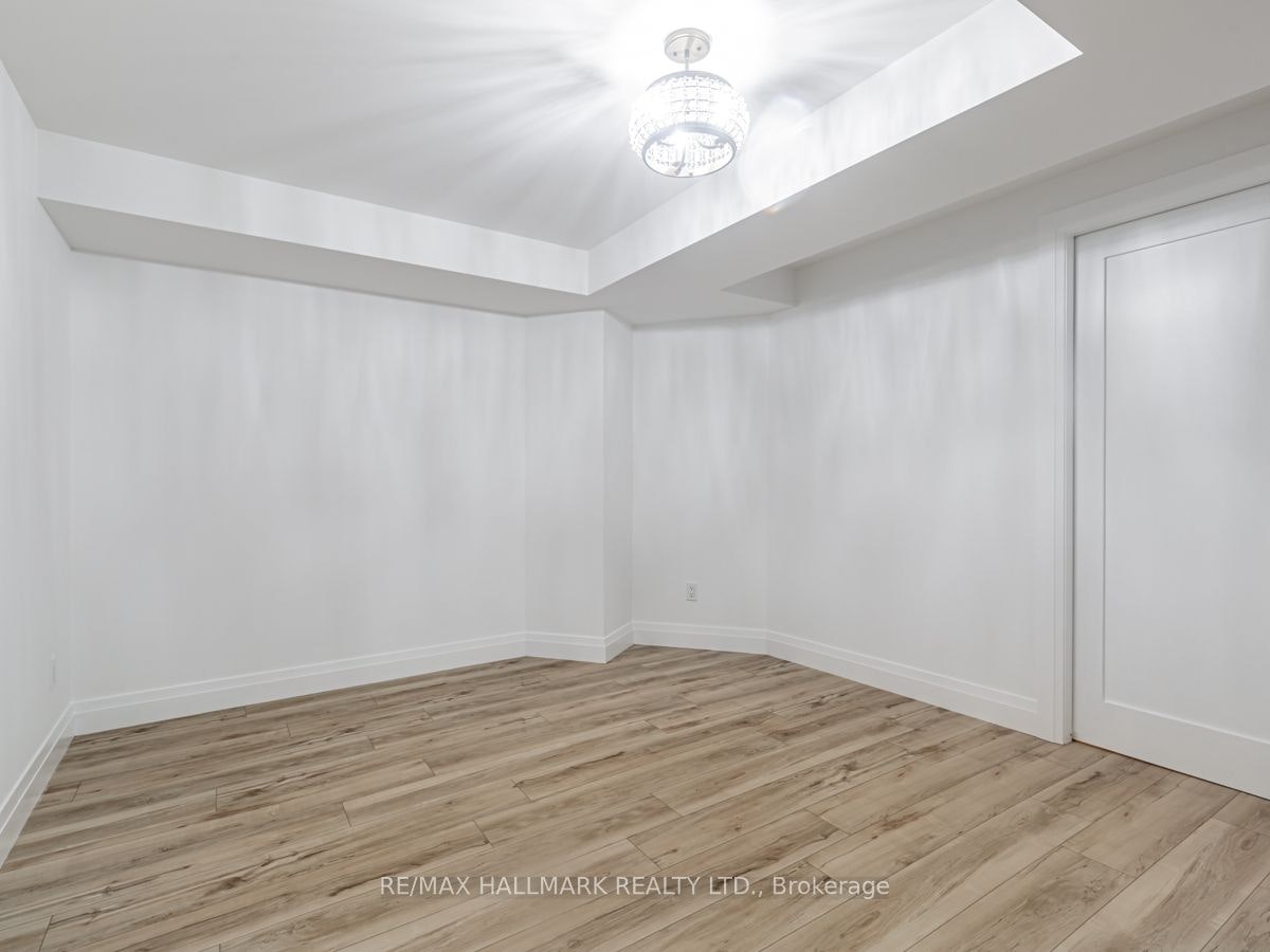 Lower-26 Amanda Avenue, Whitby, ON, L1M 1K4 - 20